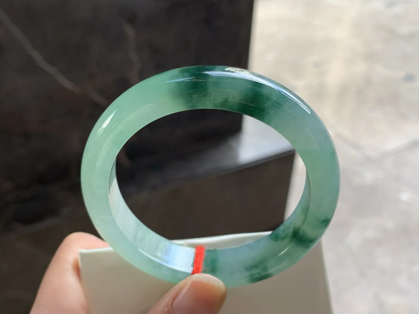 52.5-12.2-8

绿花手镯^_^种水足 飘花浓郁 鲜艳