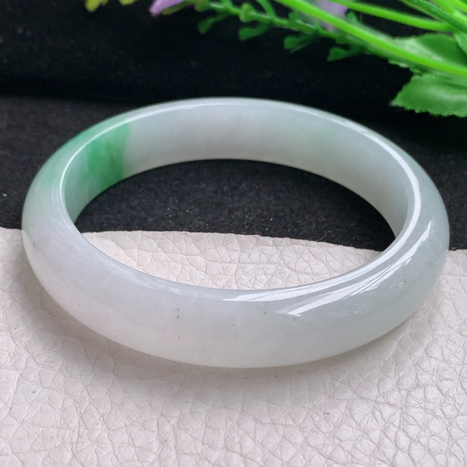 js实拍57*12.3*7.3平安镯 缅甸翡翠精美冰飘绿花宽边玉手镯 玉手环