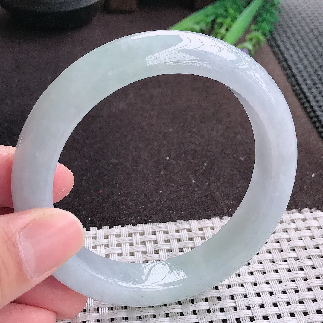 实拍A货翡翠61.5/13.6/9.8老坑秀气冰润大圈口手镯宽边翡翠玉镯女款