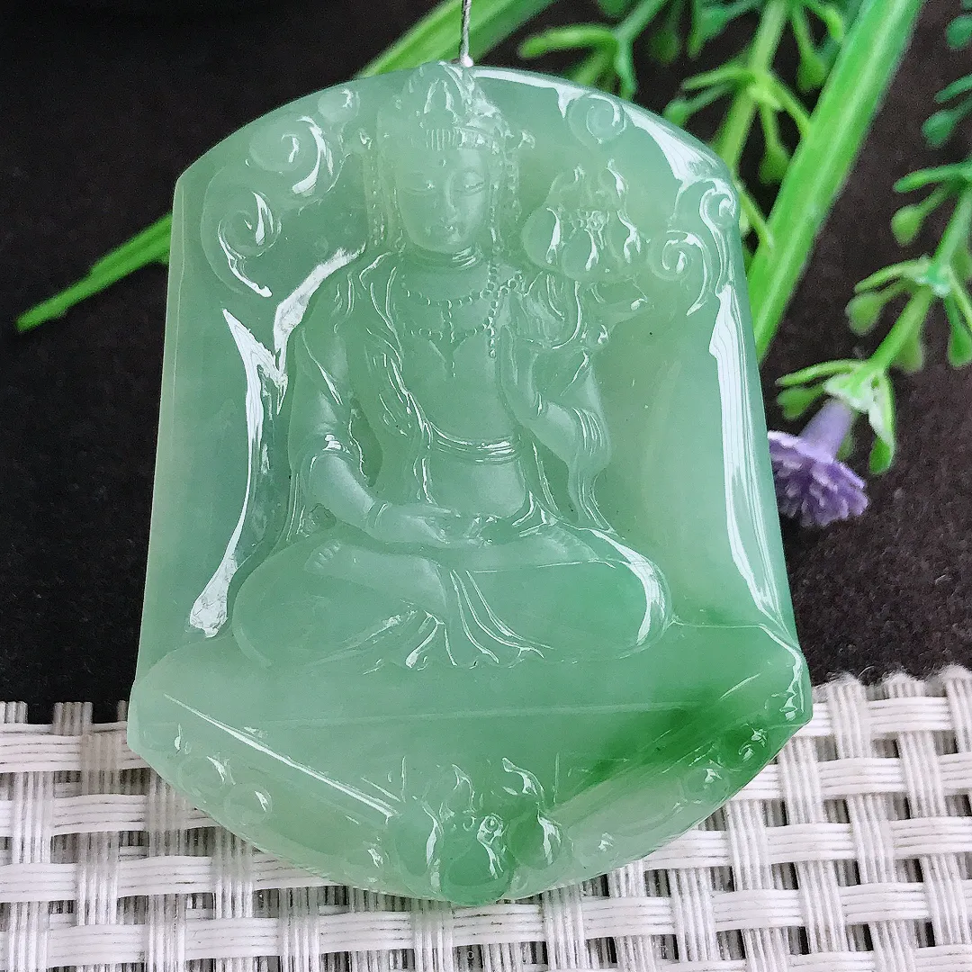 实拍A货翡翠51.7/42.2/5.8老坑冰胶水灵冰晴满甜绿大势至菩萨吊坠翡翠观音挂件