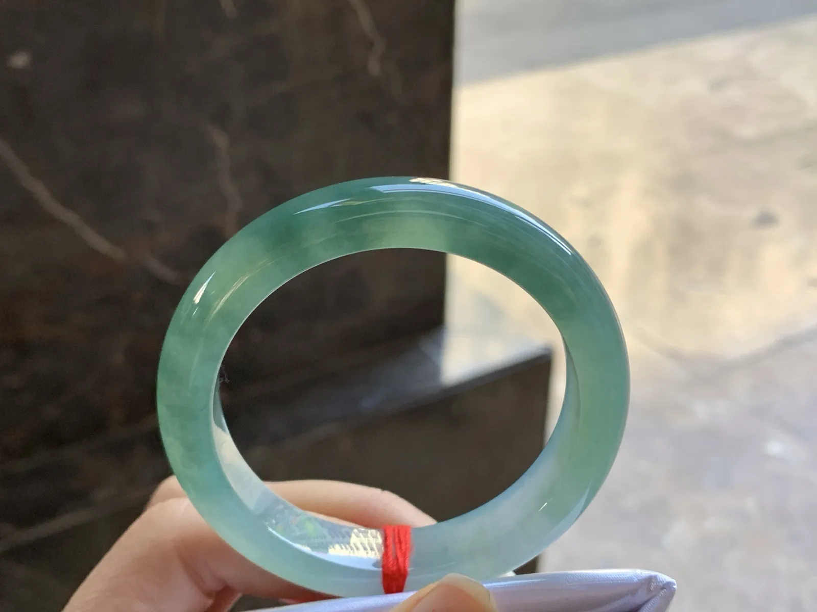 52.5-11.8-8.5

蓝水手镯^_^鲜艳 起光 料子油润