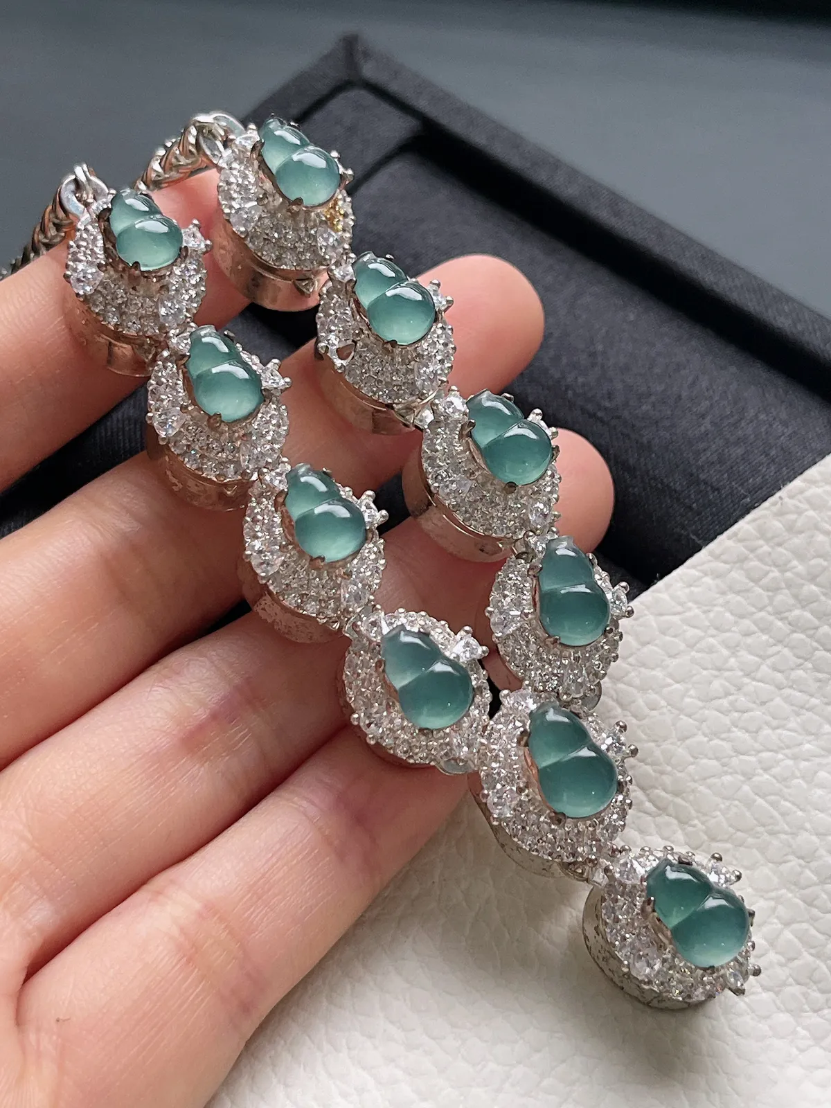 翡翠葫芦蛋面，价格为单颗价格，随机发货