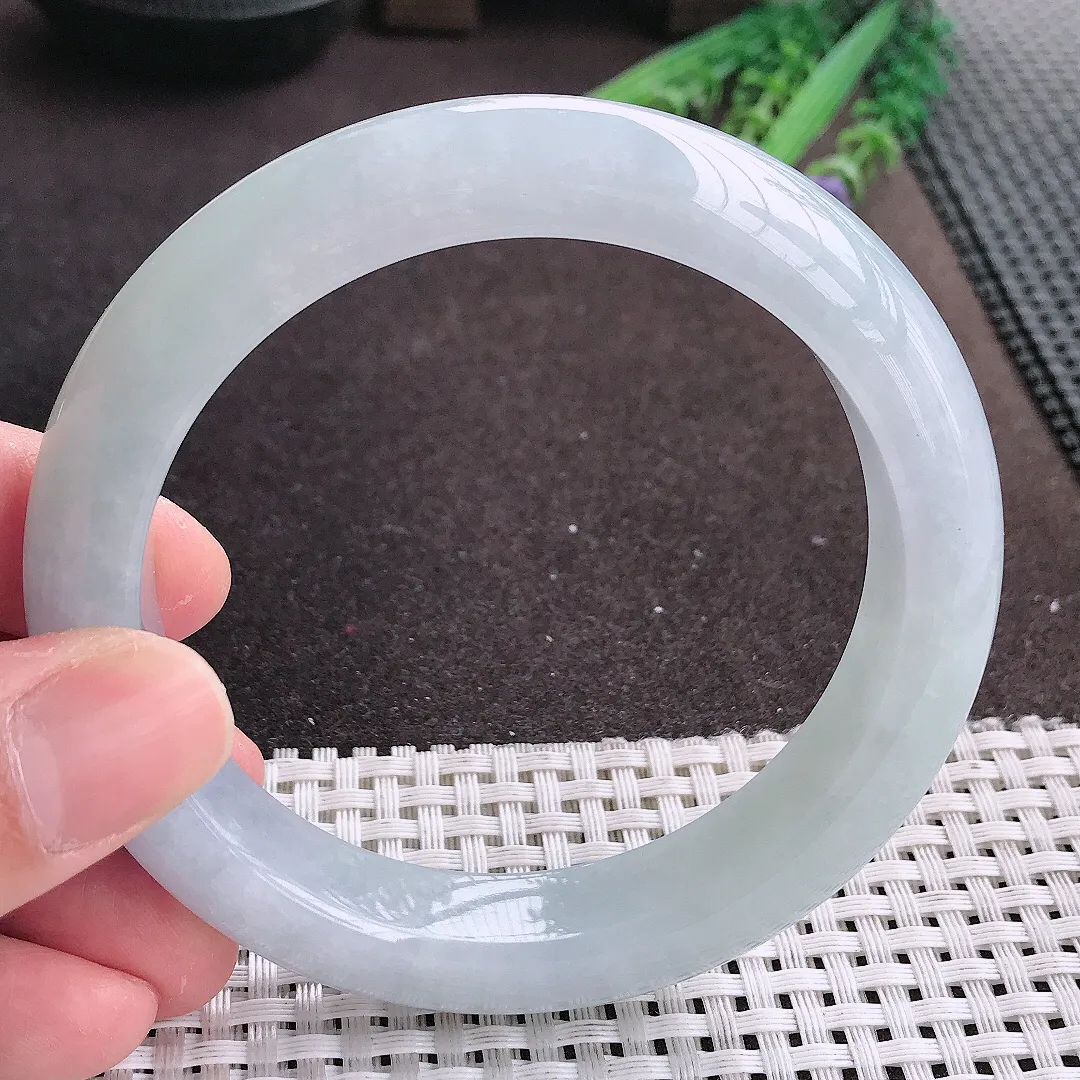 实拍A货翡翠61.5/13.6/9.8老坑秀气冰润大圈口手镯宽边翡翠玉镯女款