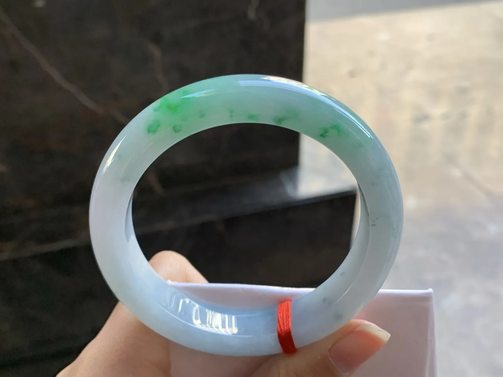 56.5-12.5-8.8

飘绿手镯^_^色阳 细腻