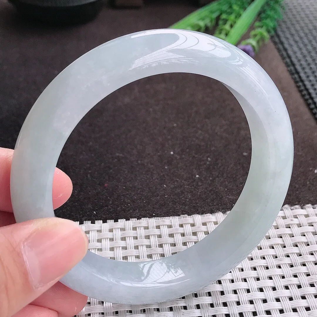 实拍A货翡翠61.5/13.6/9.8老坑秀气冰润大圈口手镯宽边翡翠玉镯女款