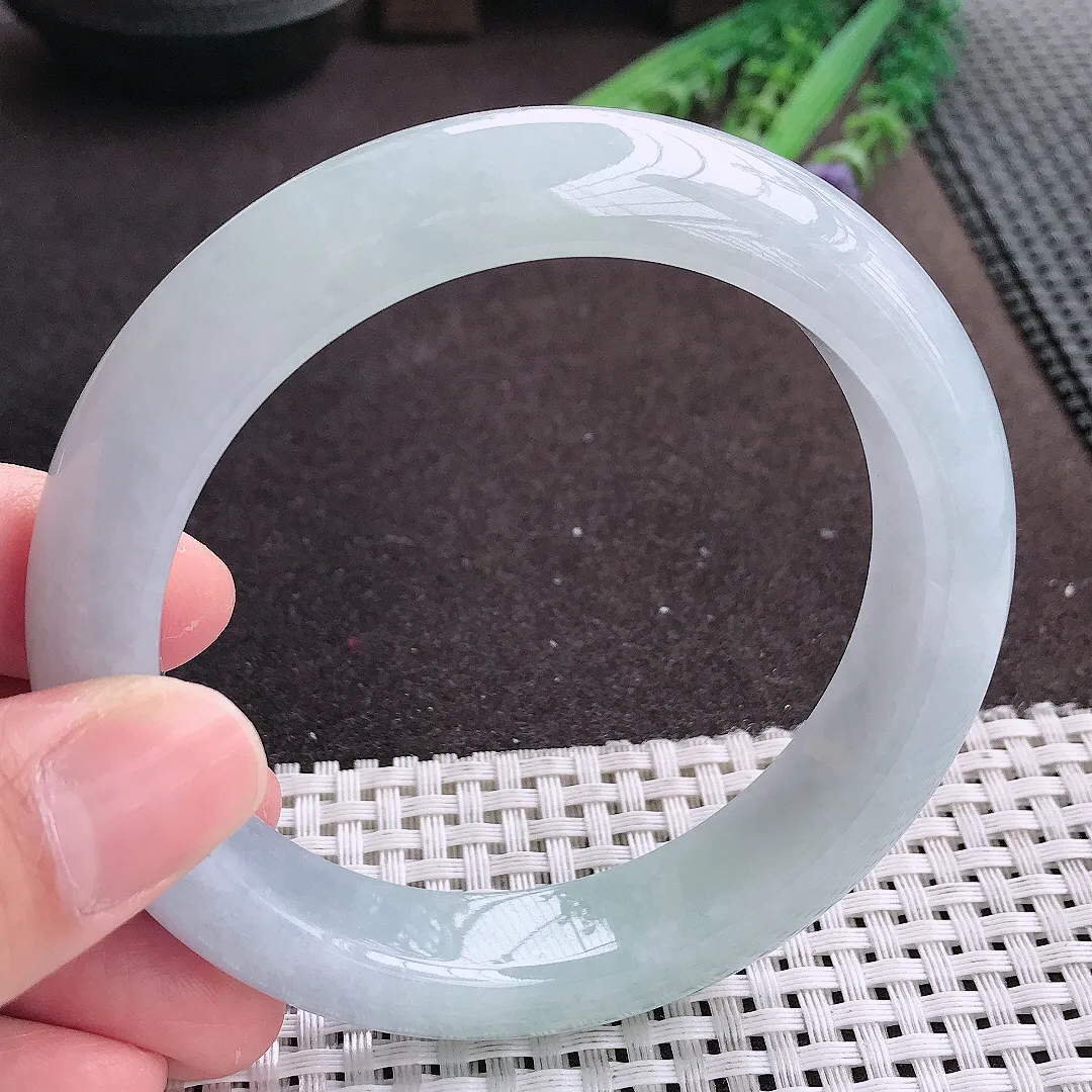 实拍A货翡翠61.5/13.6/9.8老坑秀气冰润大圈口手镯宽边翡翠玉镯女款