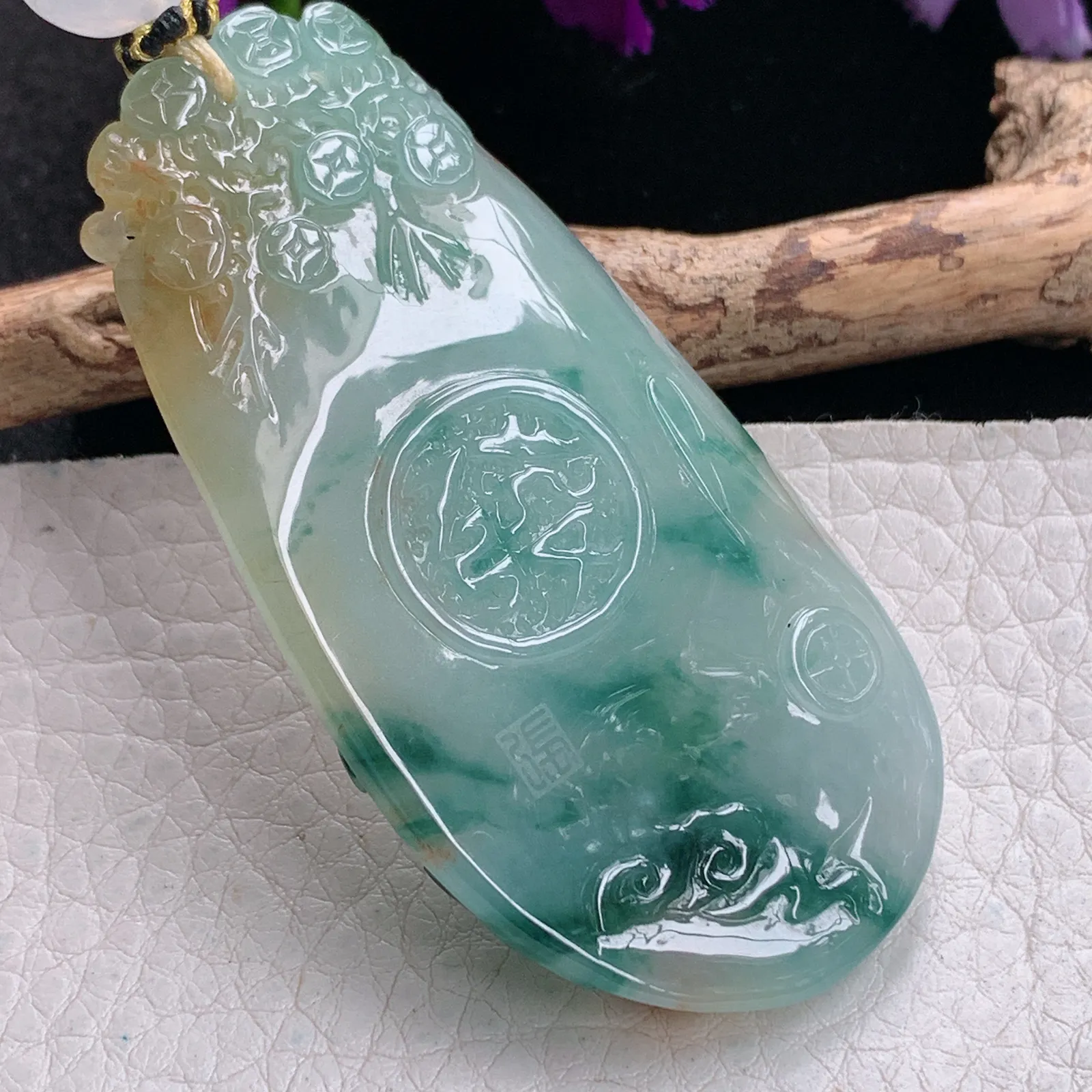 yl实拍65*33.5*9.5缅甸翡翠俏色巧雕山水财神 一路发财玉吊坠 玉挂坠