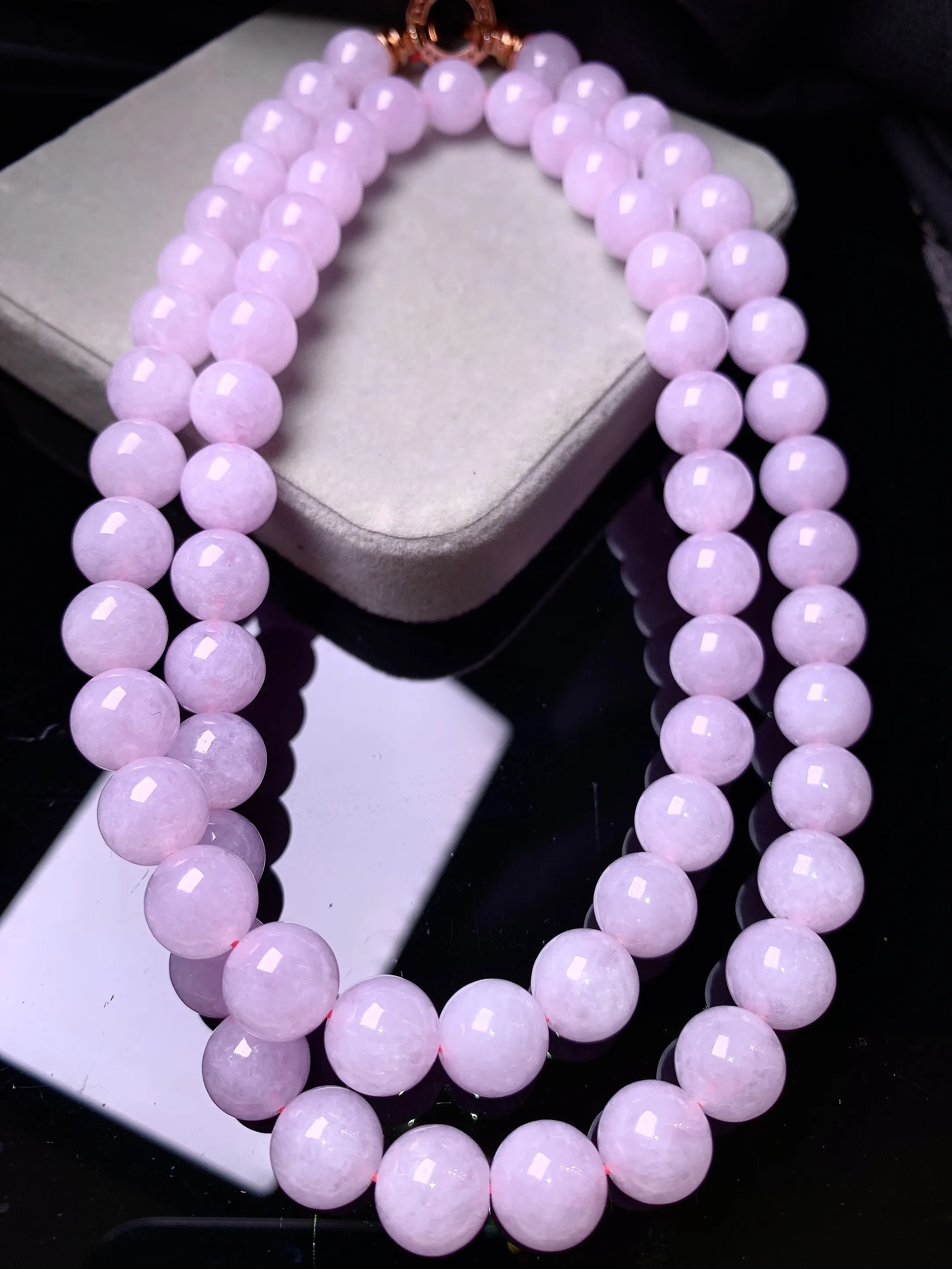 紫罗兰圆珠项链 玉质细腻 色泽清新艳丽 整体尺寸9.8