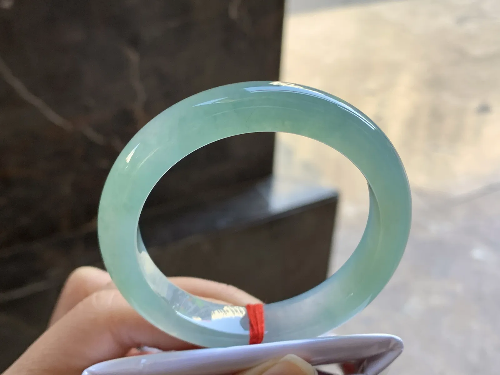 53-11.7-8.2

冰蓝手镯^_^种水清透