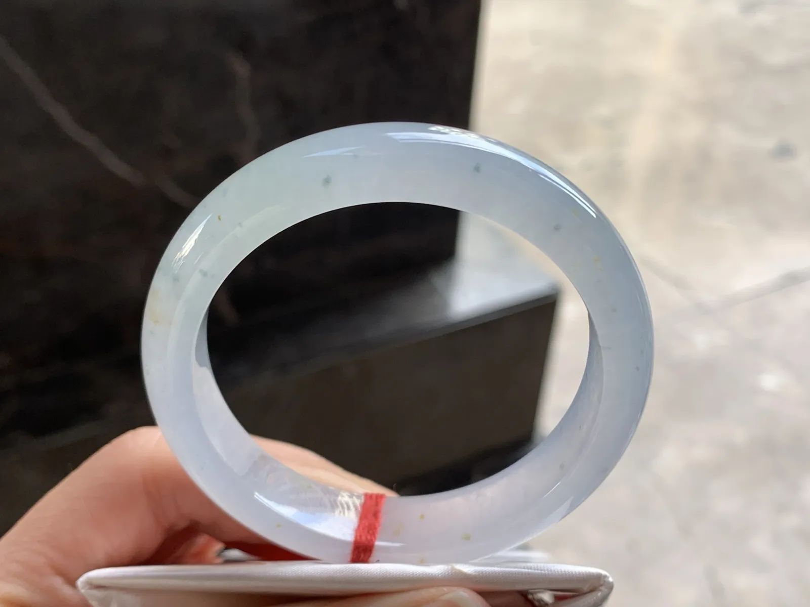 54-12.2-8

冰种手镯^_^清透白月光