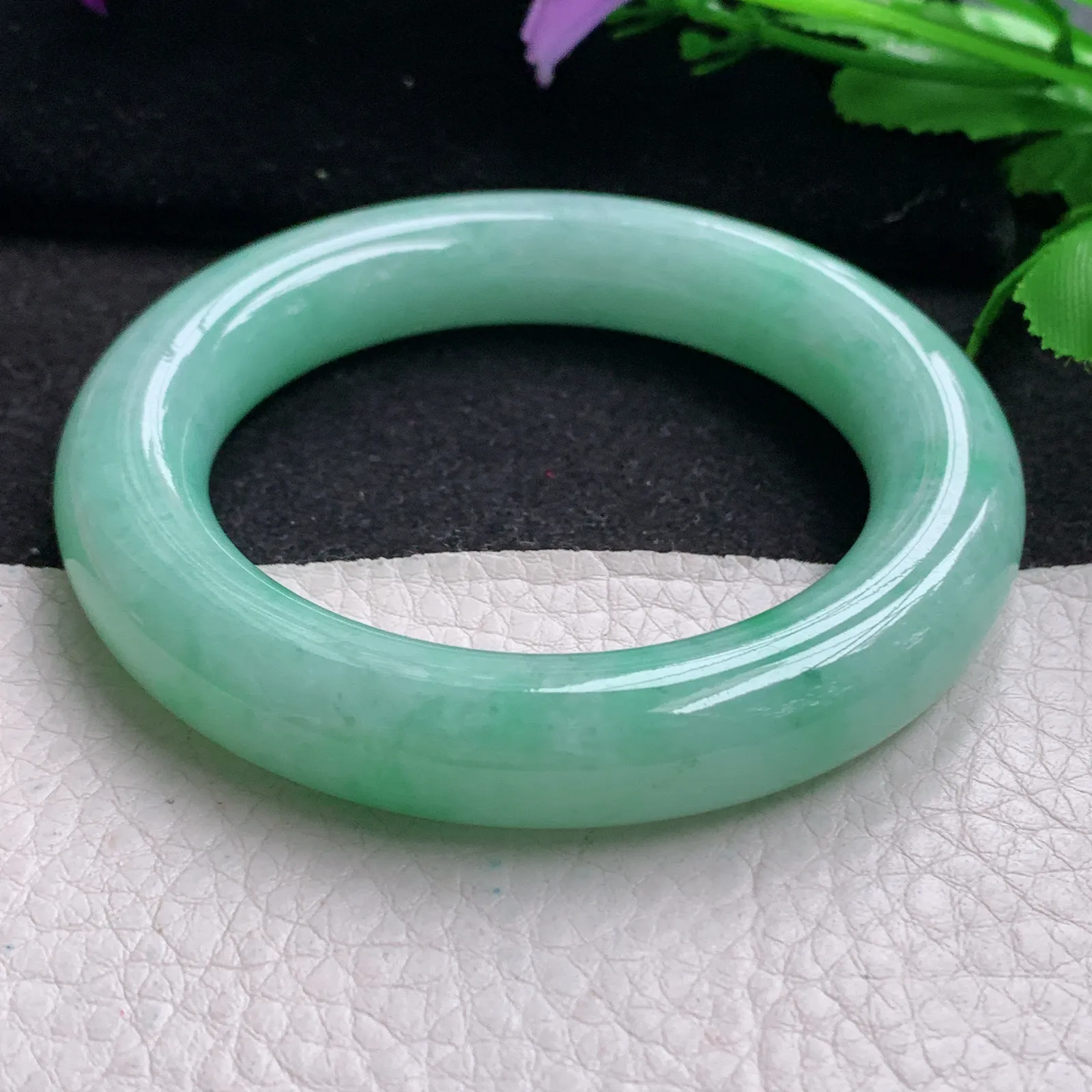 js实拍55.5*12.3胖圆镯 缅甸翡翠精美满绿大气圆条玉手镯 玉手环