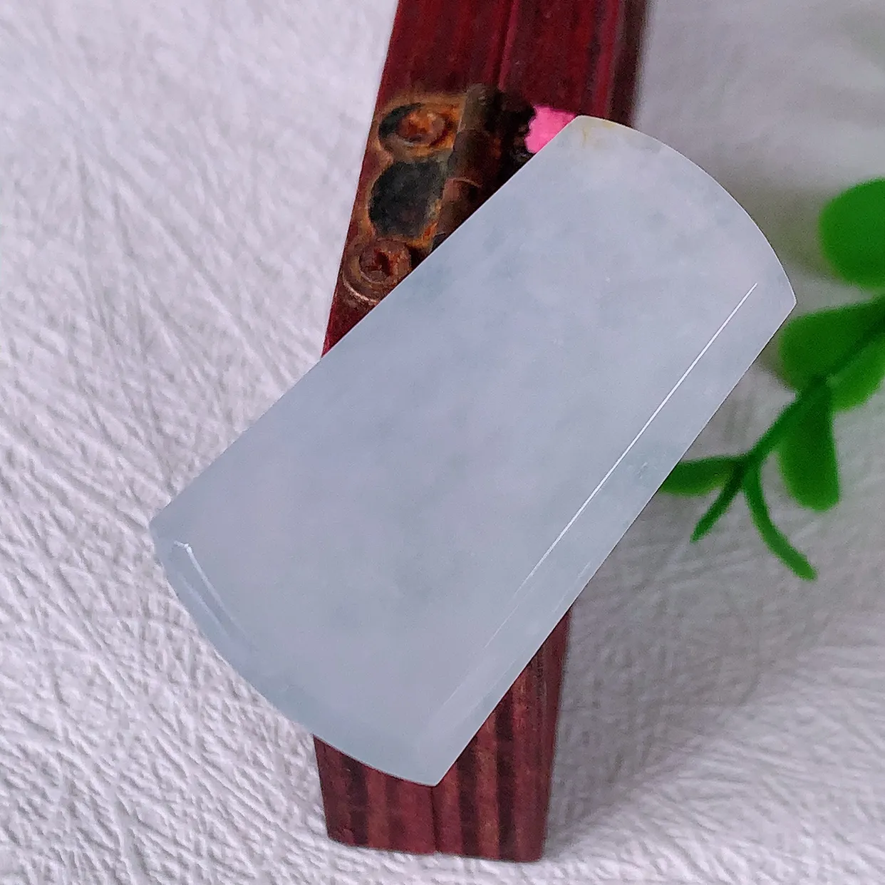 自然光实拍，水润翡翠平安无事牌吊坠，平平安安，无事牌翠色灵动，佩戴平安时尚！#42.19