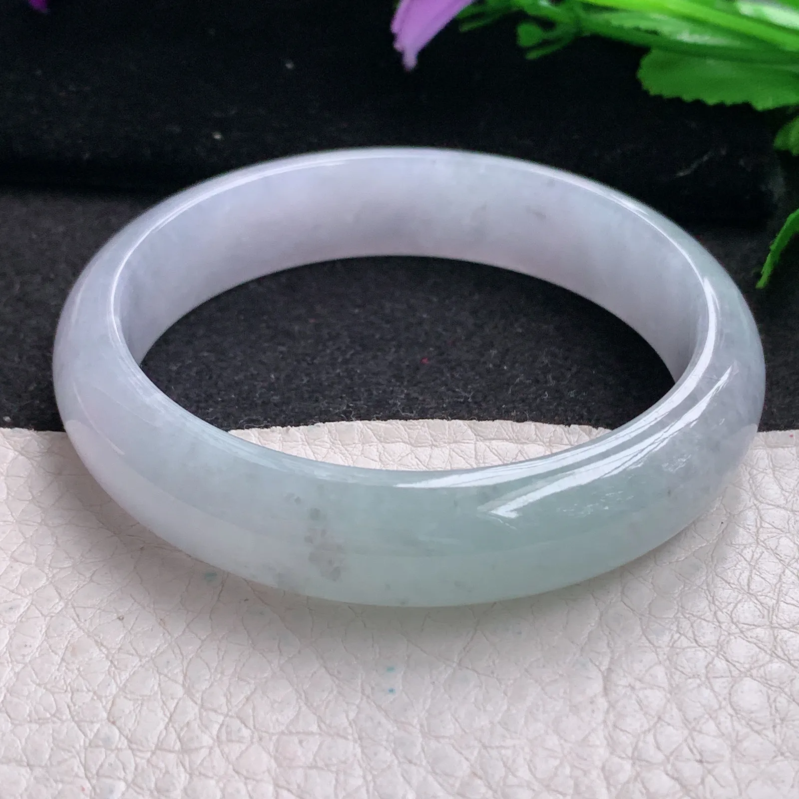 js实拍57*13.6*7.2平安镯 缅甸翡翠精美春带彩宽边玉手镯 玉手环