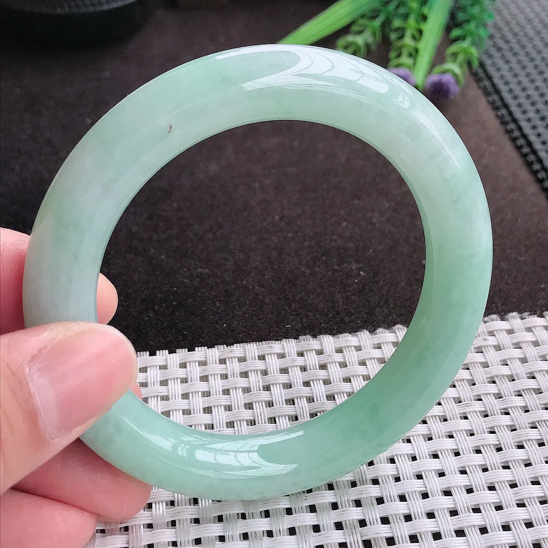 实拍A货翡翠57/11老坑秀气冰润满色冰晴圆条手镯翡翠玉镯女款