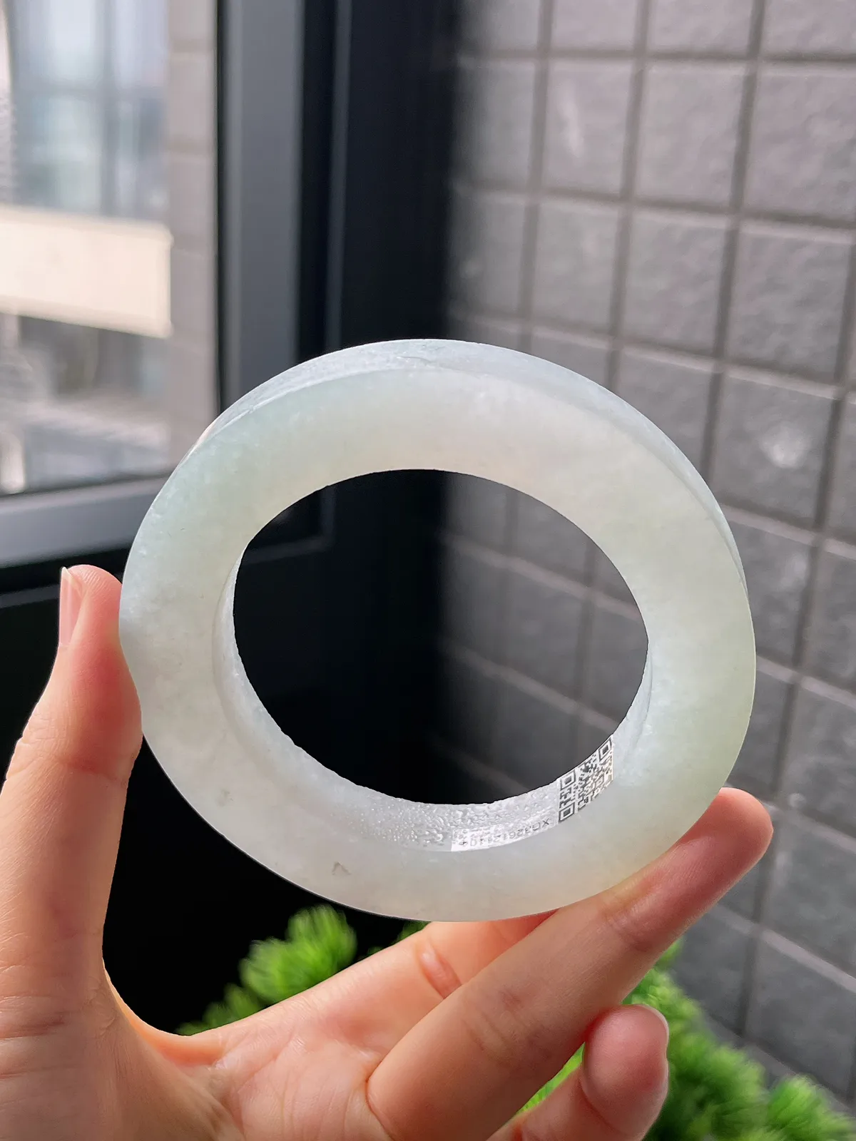 翡翠冰糯种浅绿色毛坯，⭕️正圈最大做65，最小做55.3