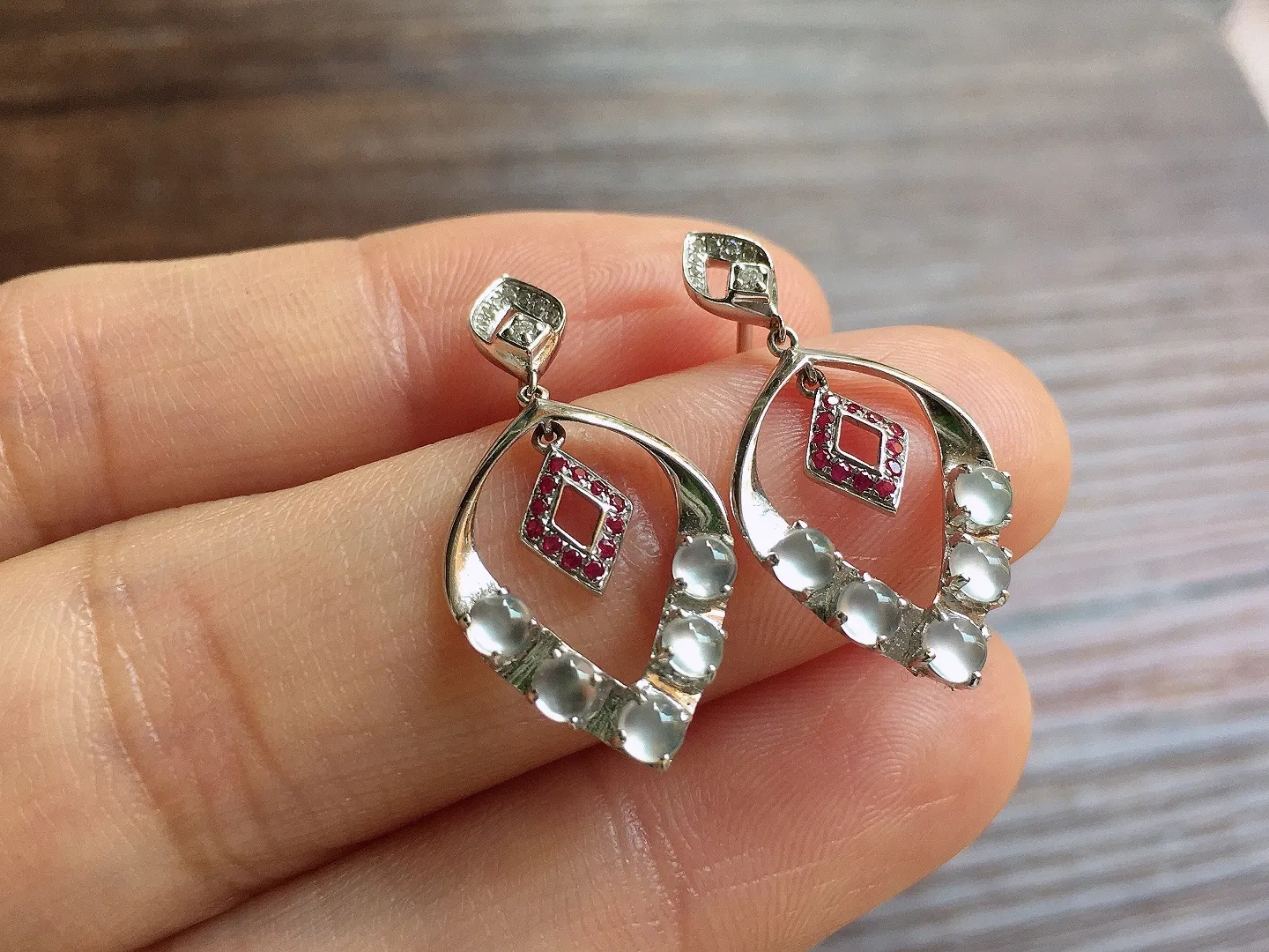 冰种蛋面耳坠，18k金镶嵌，款式新颖，冰润细腻，种水足，Mi 尺寸26*12.5*2.4