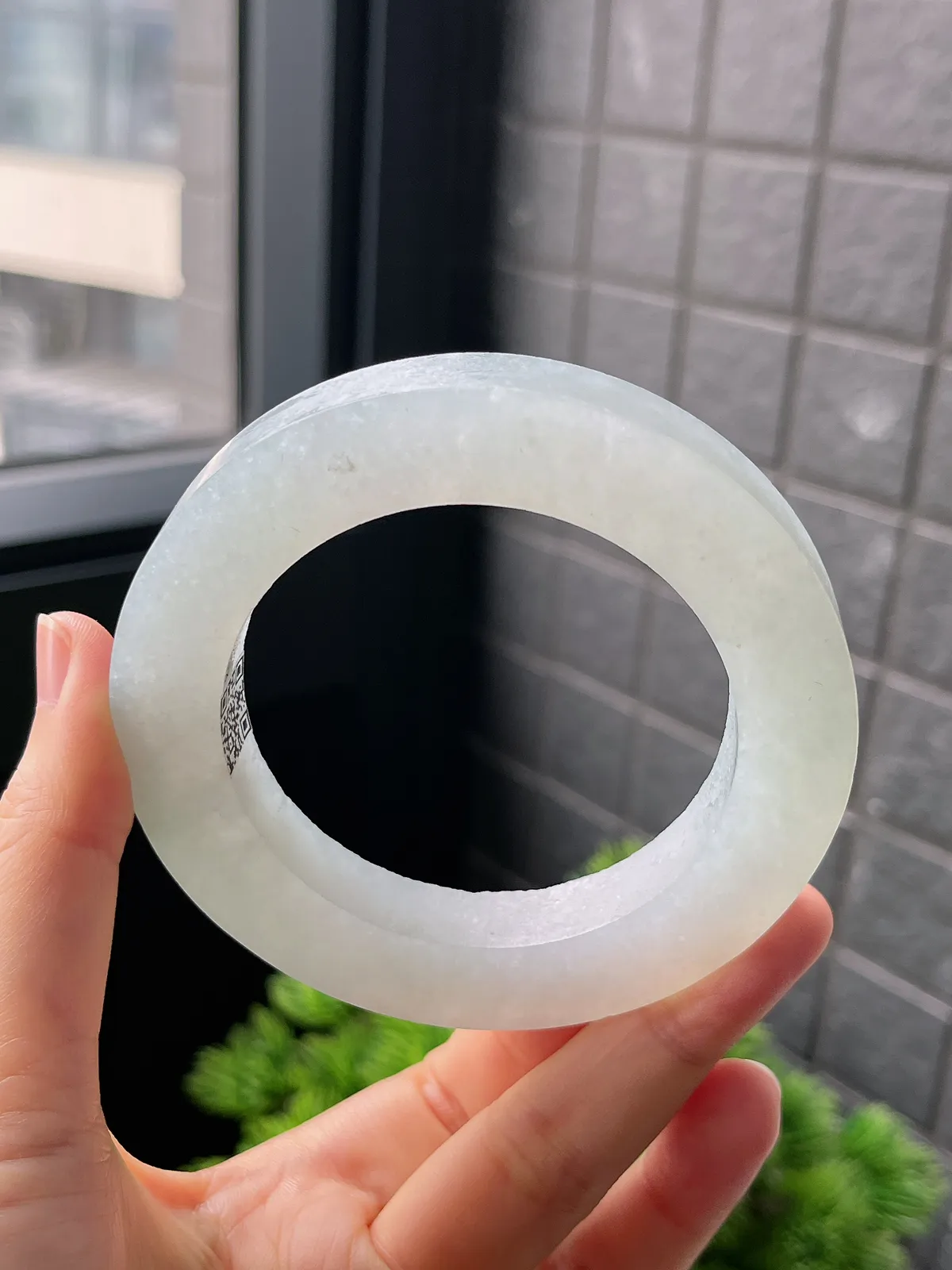 翡翠冰糯种浅绿色毛坯，⭕️正圈最大做65，最小做55.3