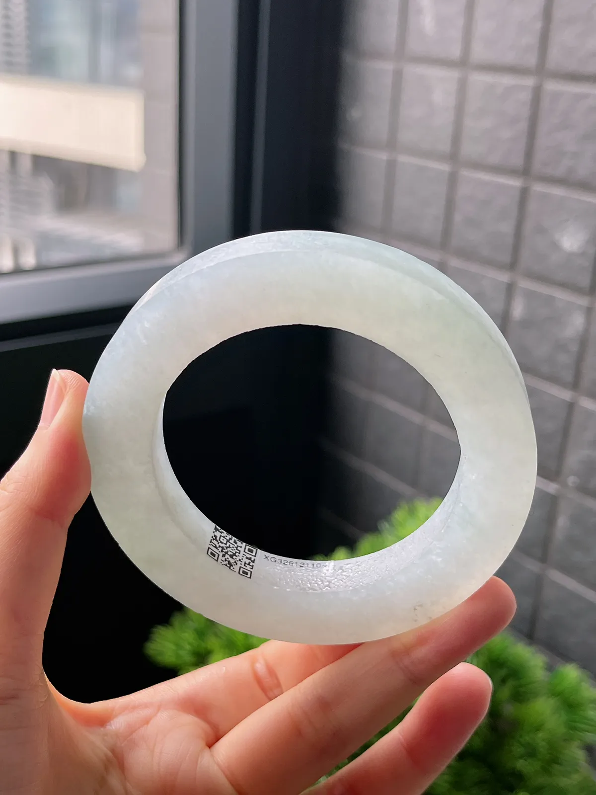 翡翠冰糯种浅绿色毛坯，⭕️正圈最大做65，最小做55.3