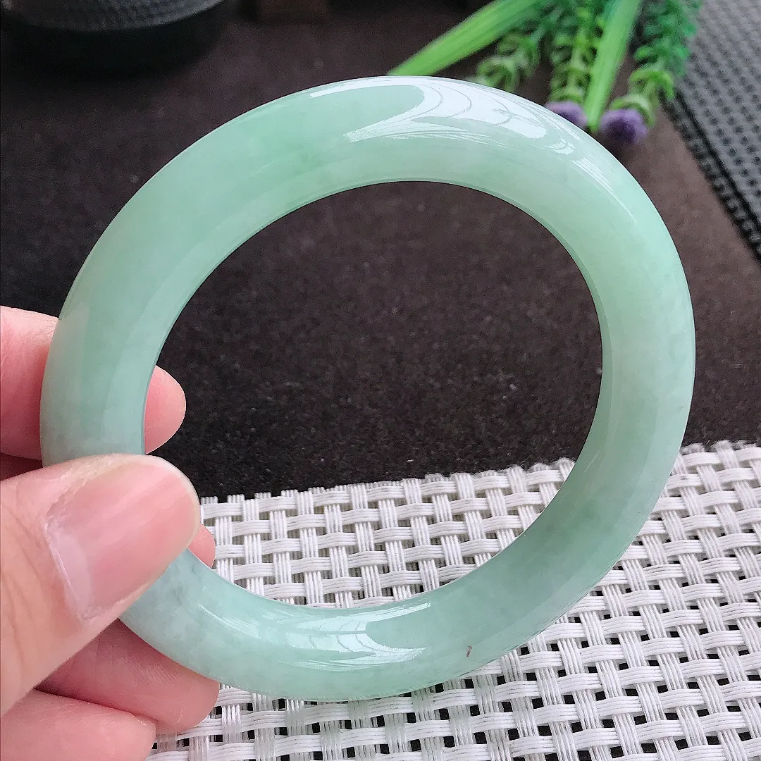 实拍A货翡翠57/11老坑秀气冰润满色冰晴圆条手镯翡翠玉镯女款