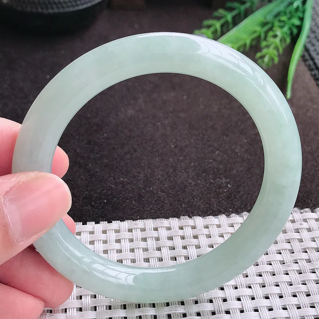 实拍A货翡翠57/9.5/9.8老坑秀气冰胶冰晴绿圆条手镯翡翠玉镯女款