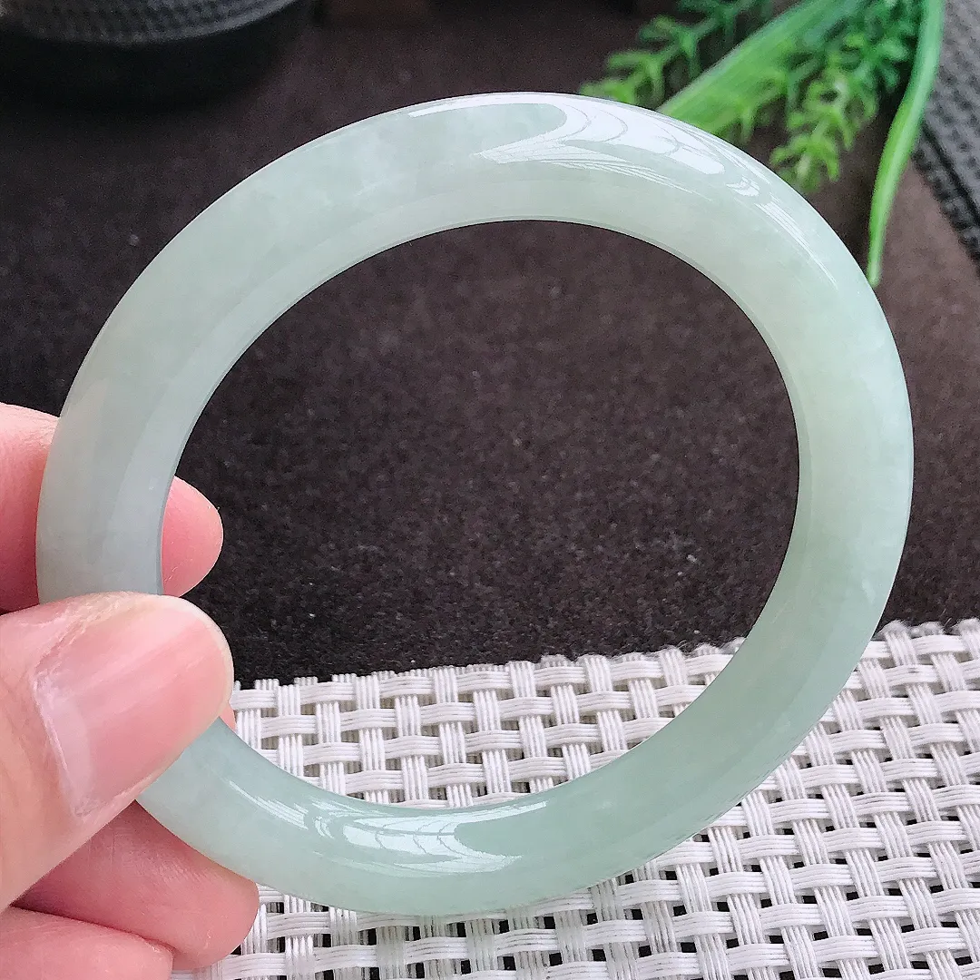 实拍A货翡翠57/9.5/9.8老坑秀气冰胶冰晴绿圆条手镯翡翠玉镯女款