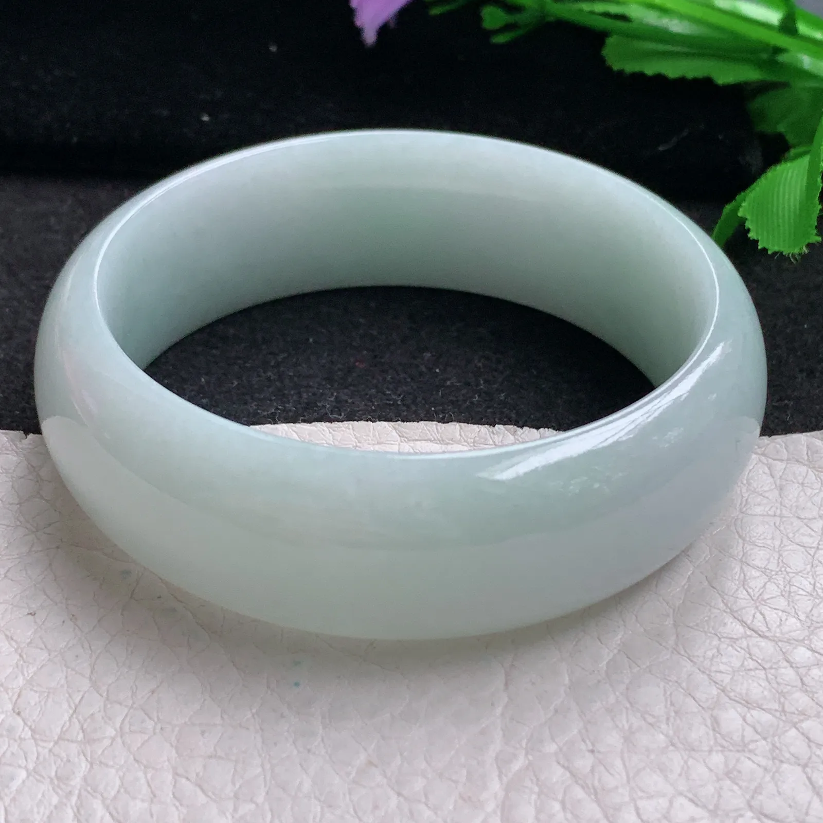 js稀有宽度55*19.8*8轮胎镯 缅甸翡翠精美浅绿大气宽边玉手镯 玉手环