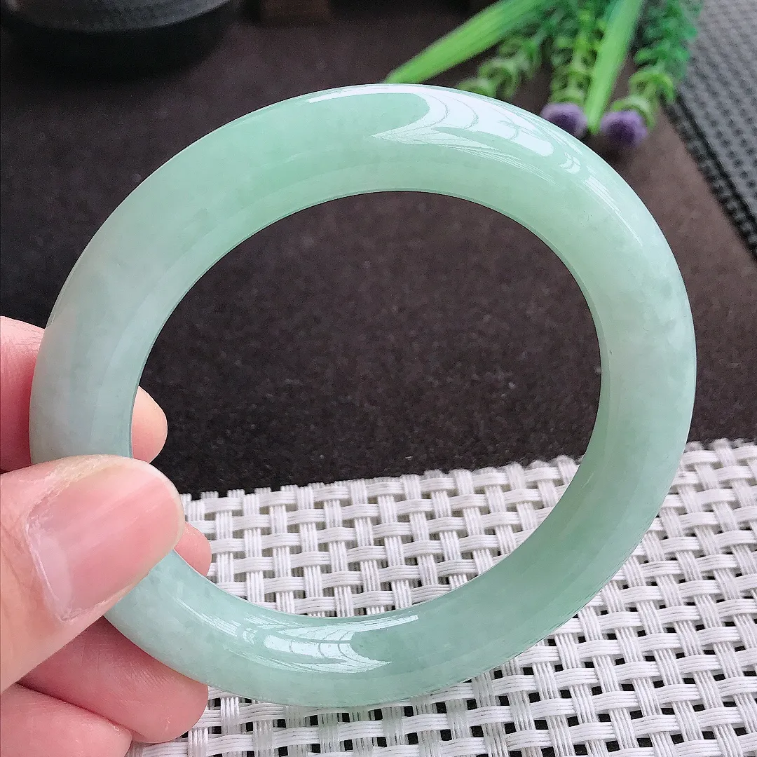 实拍A货翡翠57/11老坑秀气冰润满色冰晴圆条手镯翡翠玉镯女款