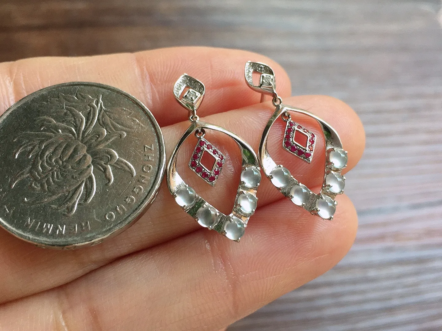 冰种蛋面耳坠，18k金镶嵌，款式新颖，冰润细腻，种水足，Mi 尺寸26*12.5*2.4