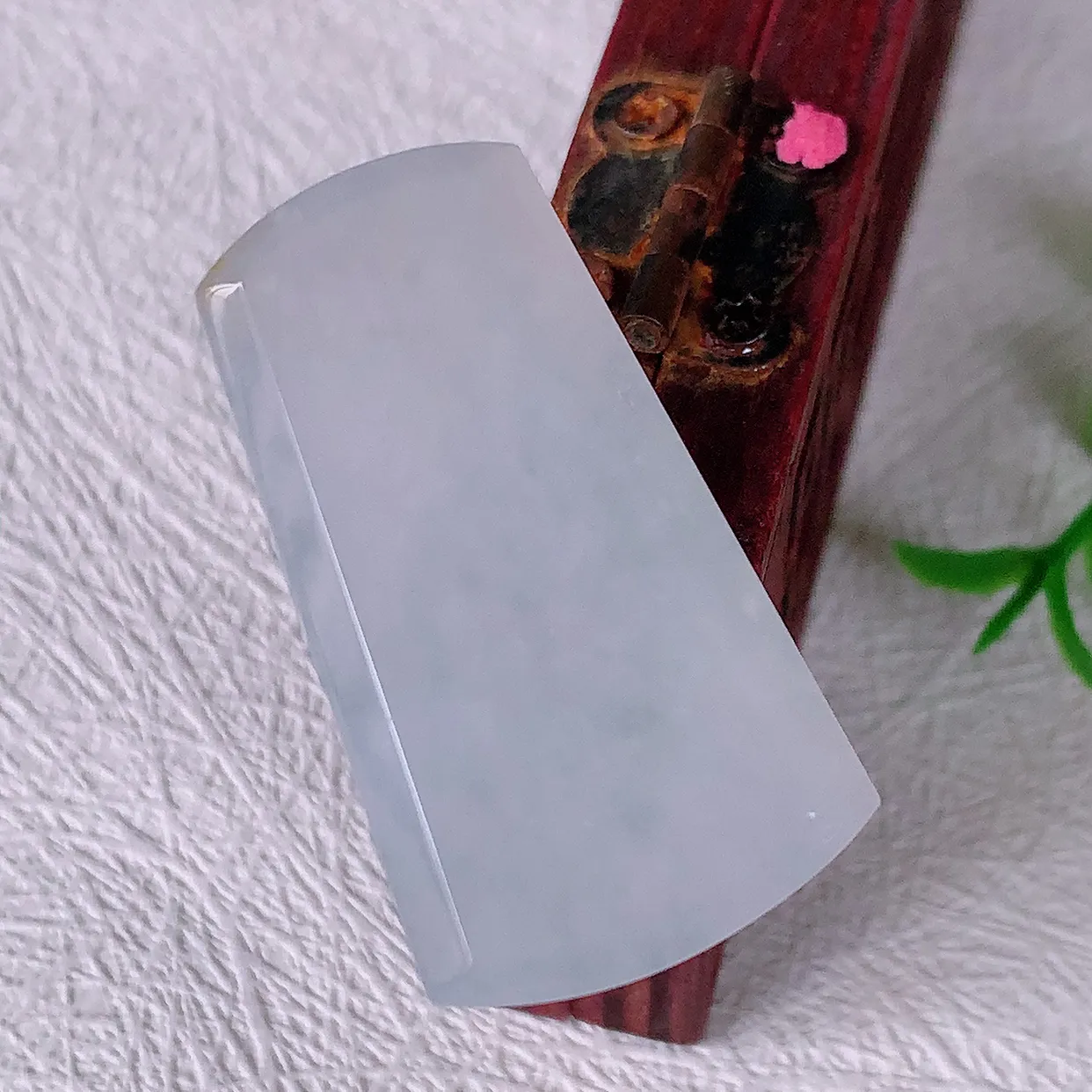 自然光实拍，水润翡翠平安无事牌吊坠，平平安安，无事牌翠色灵动，佩戴平安时尚！#42.19