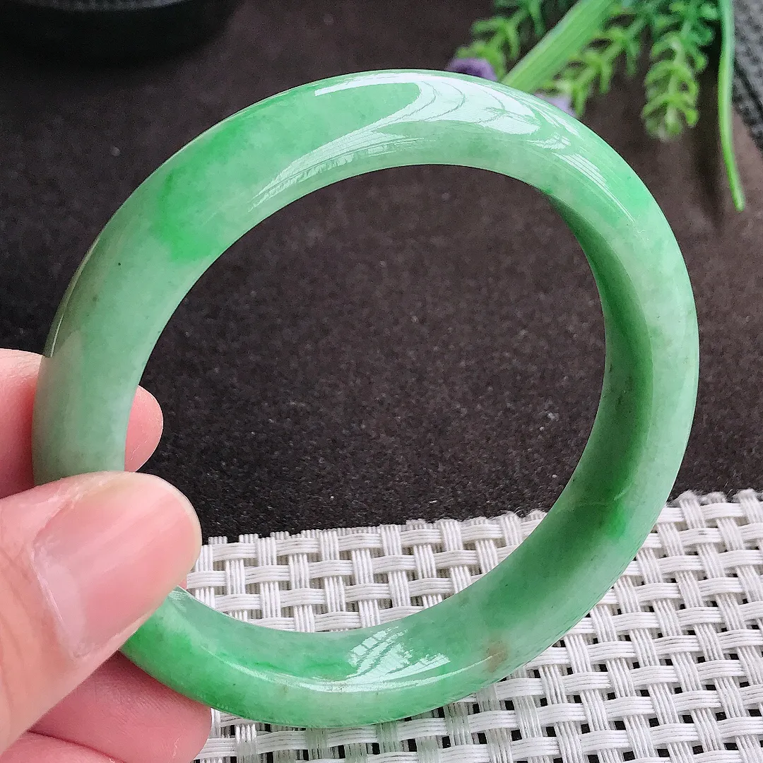 实拍A货翡翠58.8/12.8/8.4老坑精美满绿阳绿手镯宽边翡翠玉镯女款