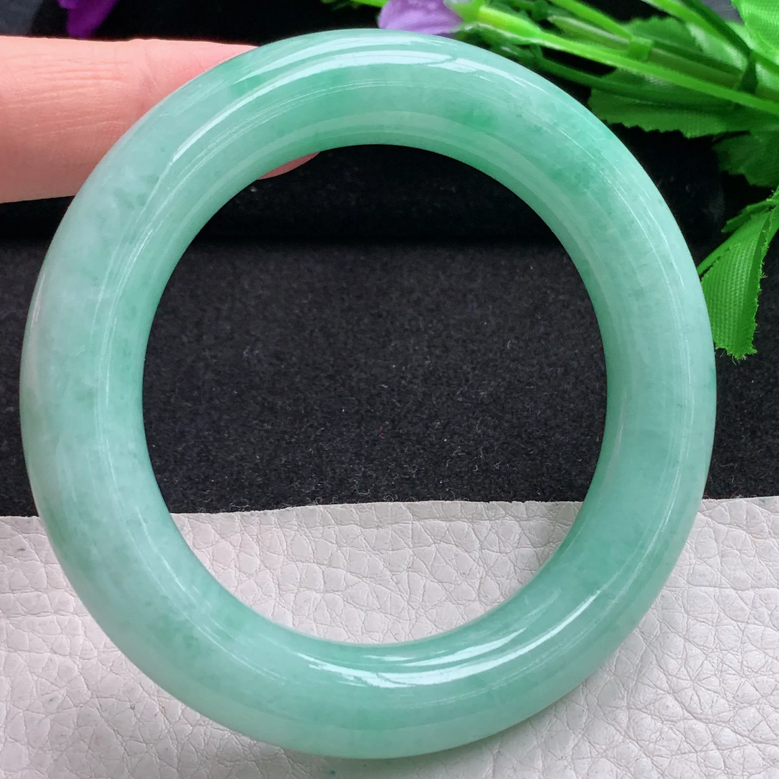 js实拍55.5*12.3胖圆镯 缅甸翡翠精美满绿大气圆条玉手镯 玉手环