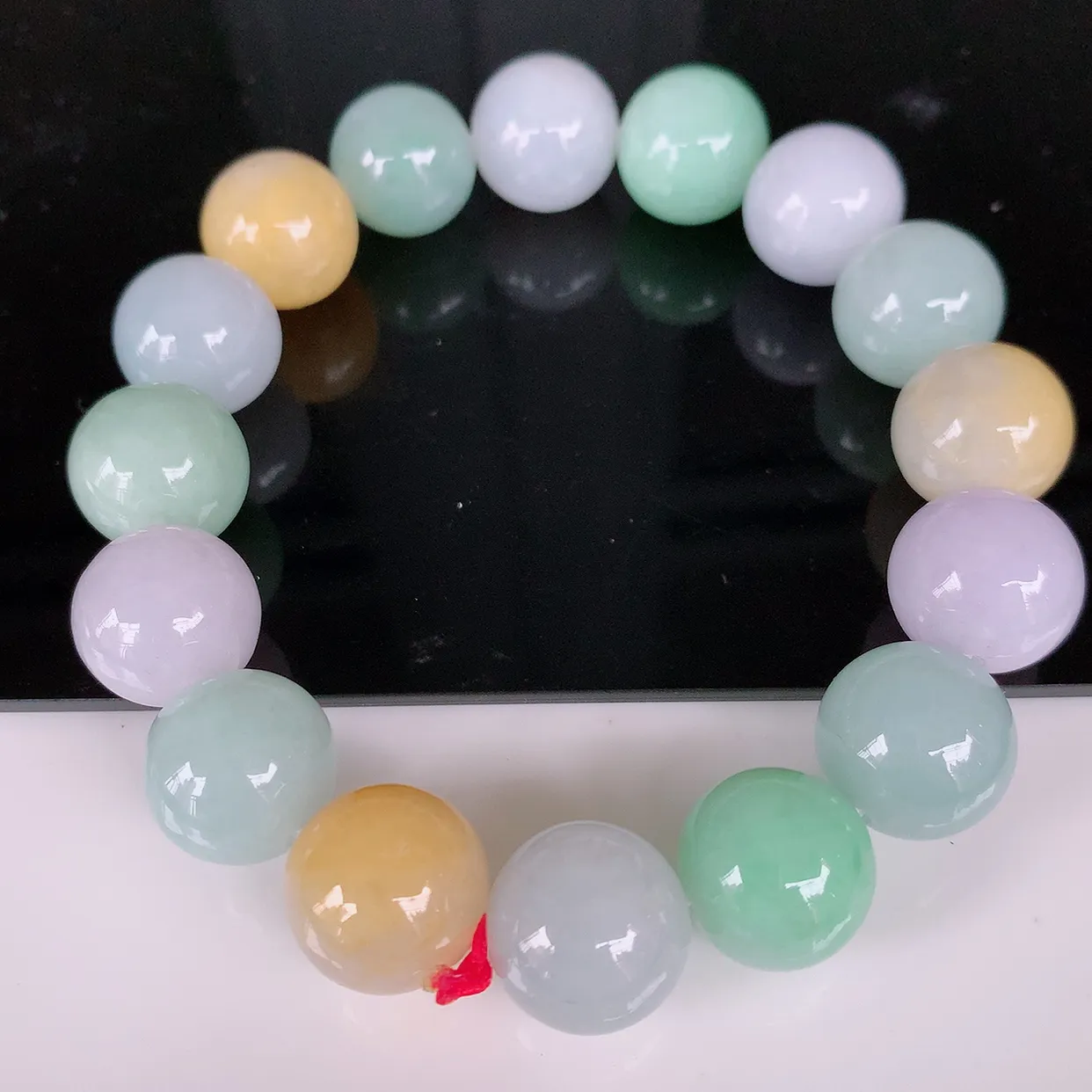 自然光实拍，大颗冰润多宝翡翠手链，多彩翡翠手串，颜色丰富，料子细腻，高档大气，自戴送礼佳品！#46.19取一尺寸13.2