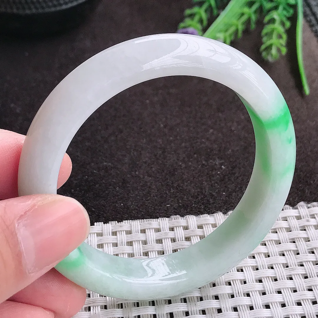 实拍A货翡翠52.5/11.8/8.2老坑精美温润飘阳绿手镯宽边翡翠玉镯女款