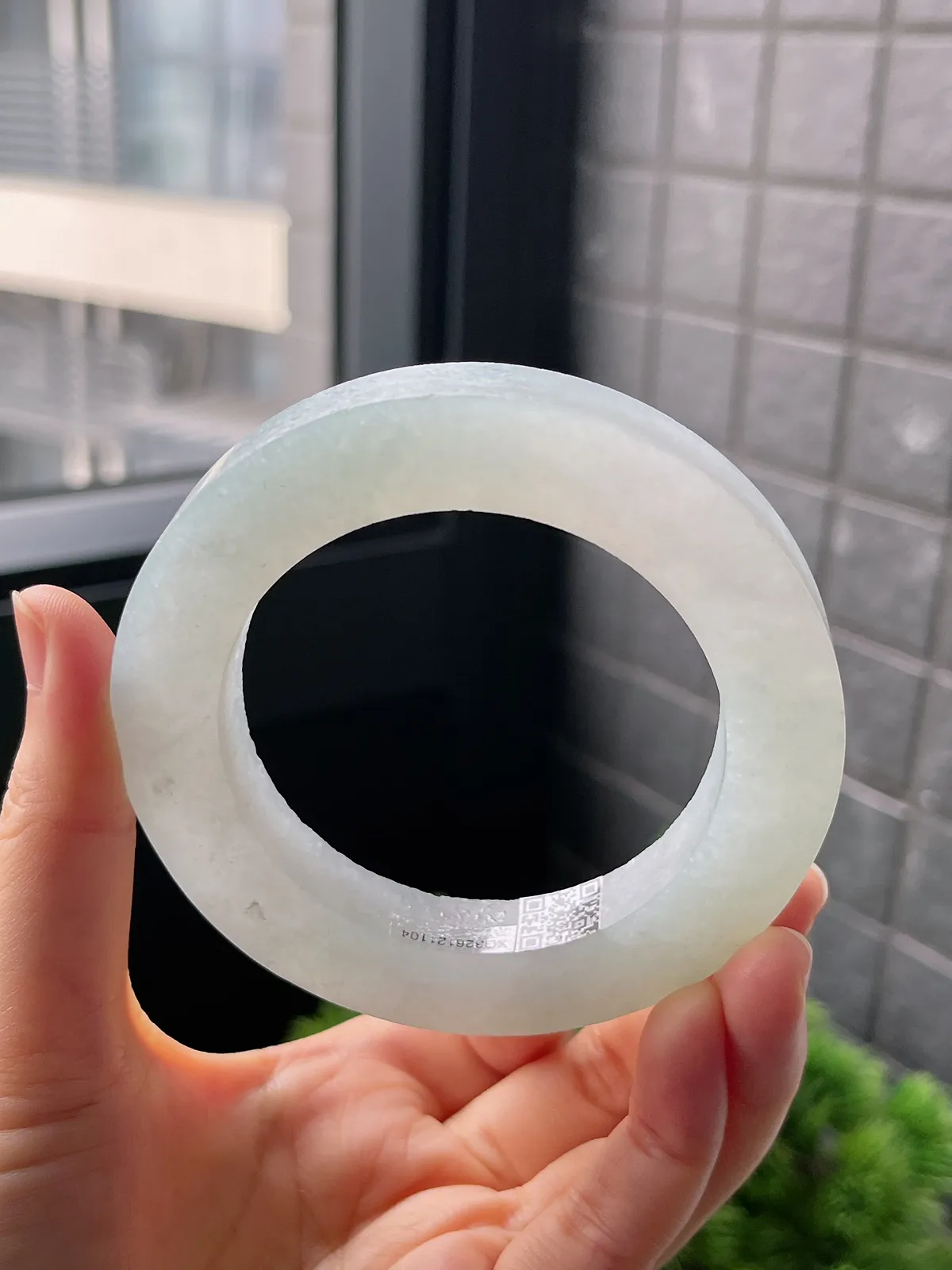 翡翠冰糯种浅绿色毛坯，⭕️正圈最大做65，最小做55.3