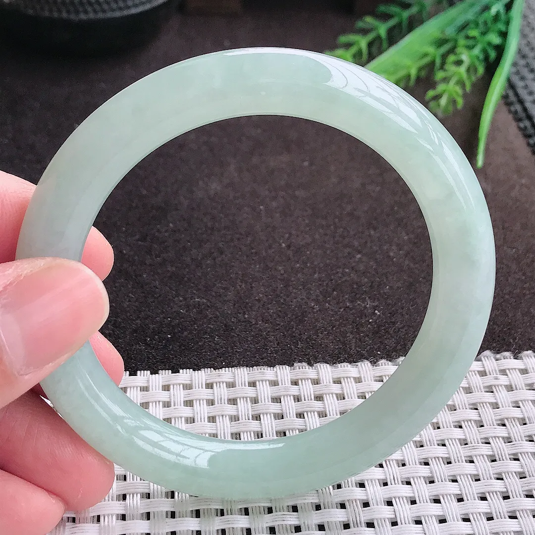 实拍A货翡翠57/9.5/9.8老坑秀气冰胶冰晴绿圆条手镯翡翠玉镯女款