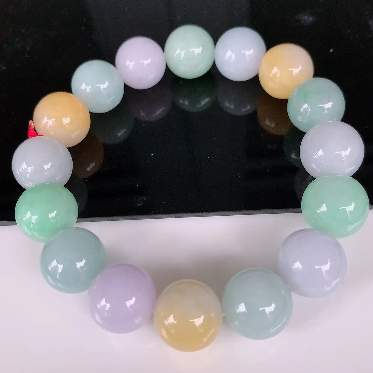 自然光实拍，大颗冰润多宝翡翠手链，多彩翡翠手串，颜色丰富，料子细腻，高档大气，自戴送礼佳品！#46.19取一尺寸13.2