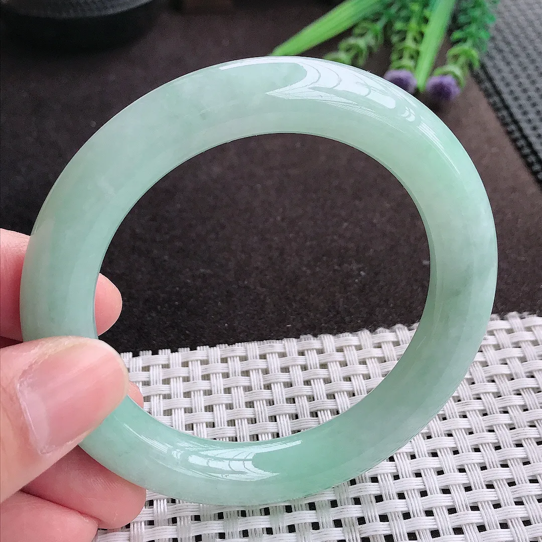 实拍A货翡翠57/11老坑秀气冰润满色冰晴圆条手镯翡翠玉镯女款