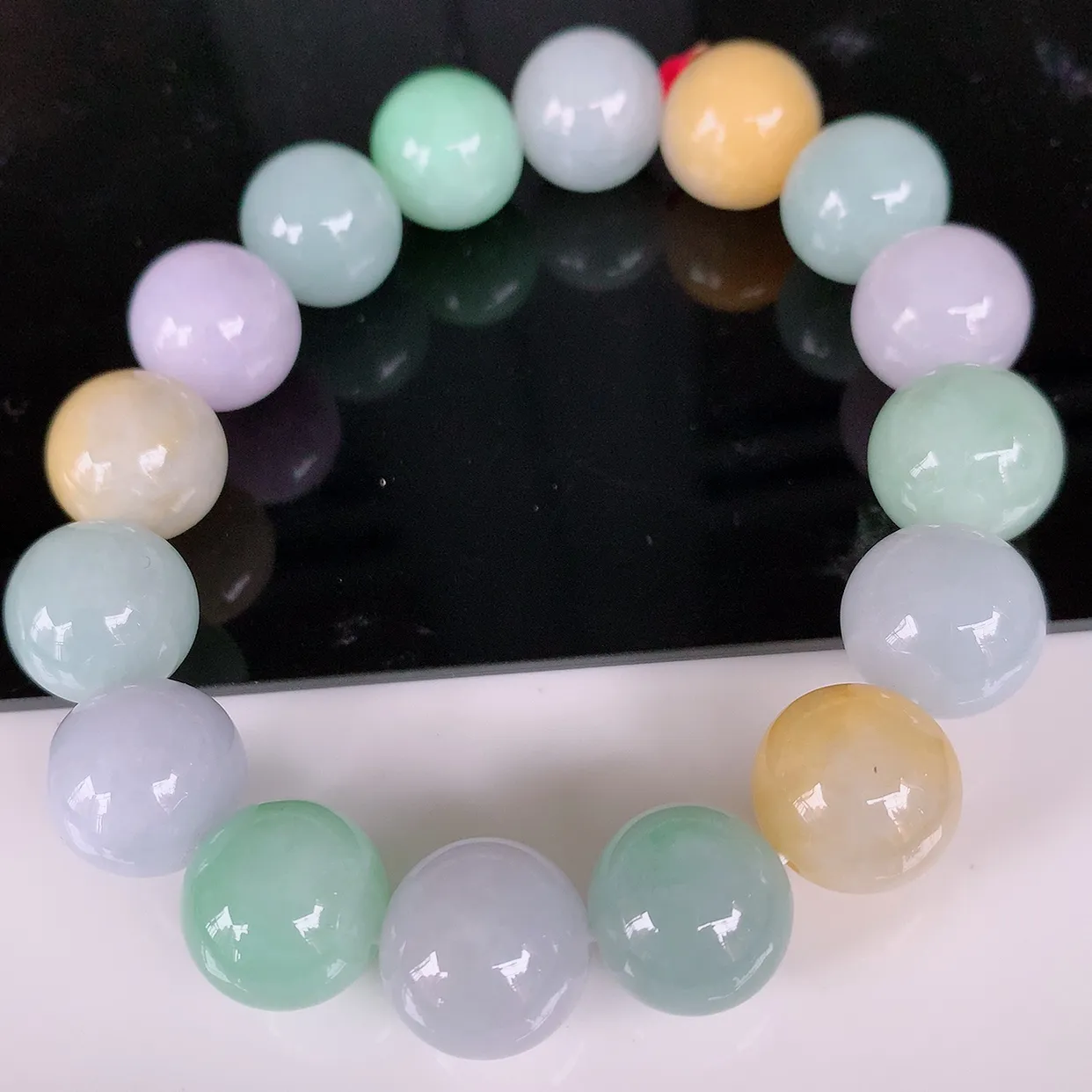 自然光实拍，大颗冰润多宝翡翠手链，多彩翡翠手串，颜色丰富，料子细腻，高档大气，自戴送礼佳品！#46.19取一尺寸13.2