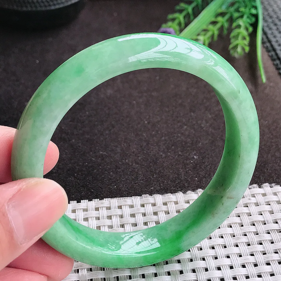 实拍A货翡翠58.8/12.8/8.4老坑精美满绿阳绿手镯宽边翡翠玉镯女款