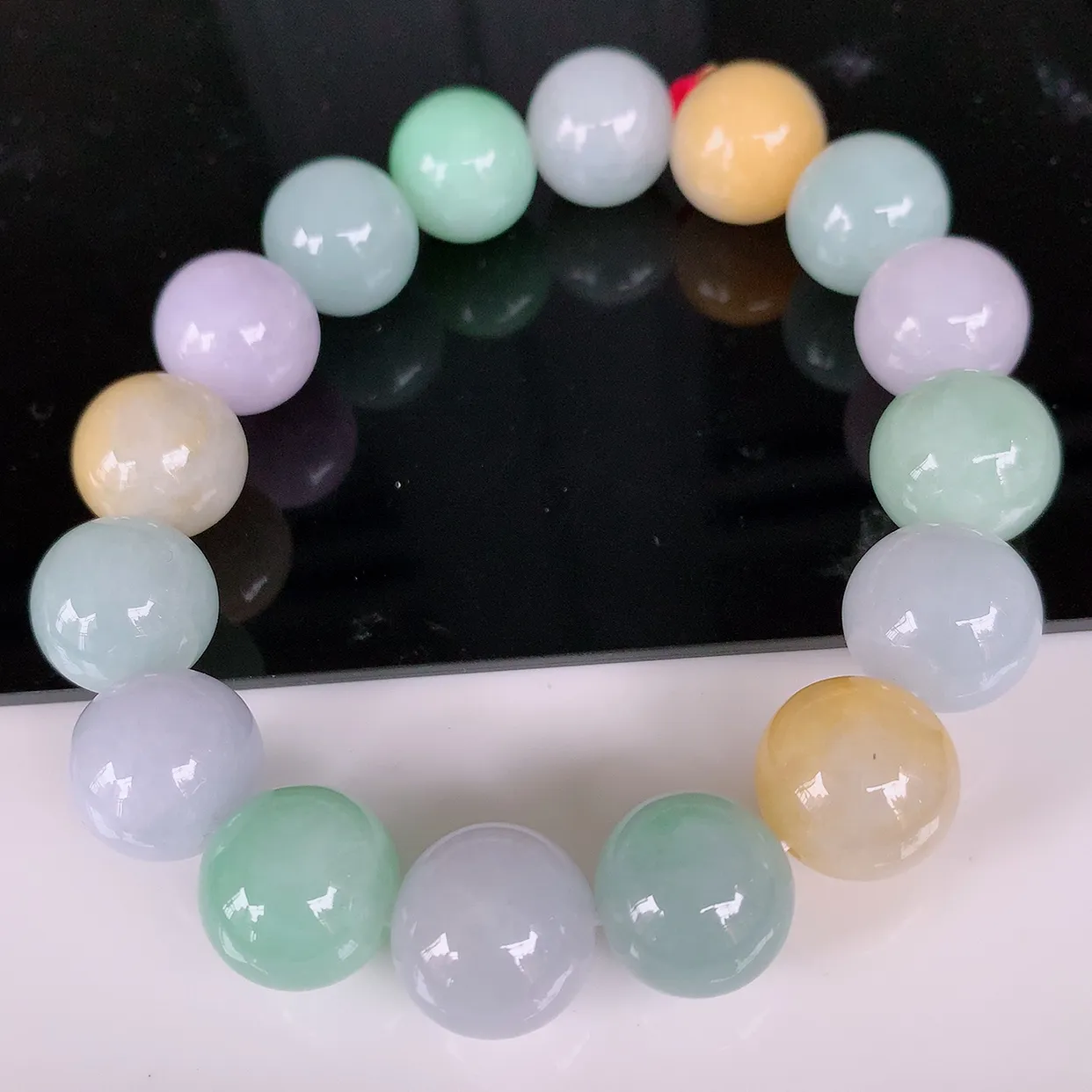 自然光实拍，大颗冰润多宝翡翠手链，多彩翡翠手串，颜色丰富，料子细腻，高档大气，自戴送礼佳品！#46.19取一尺寸13.2