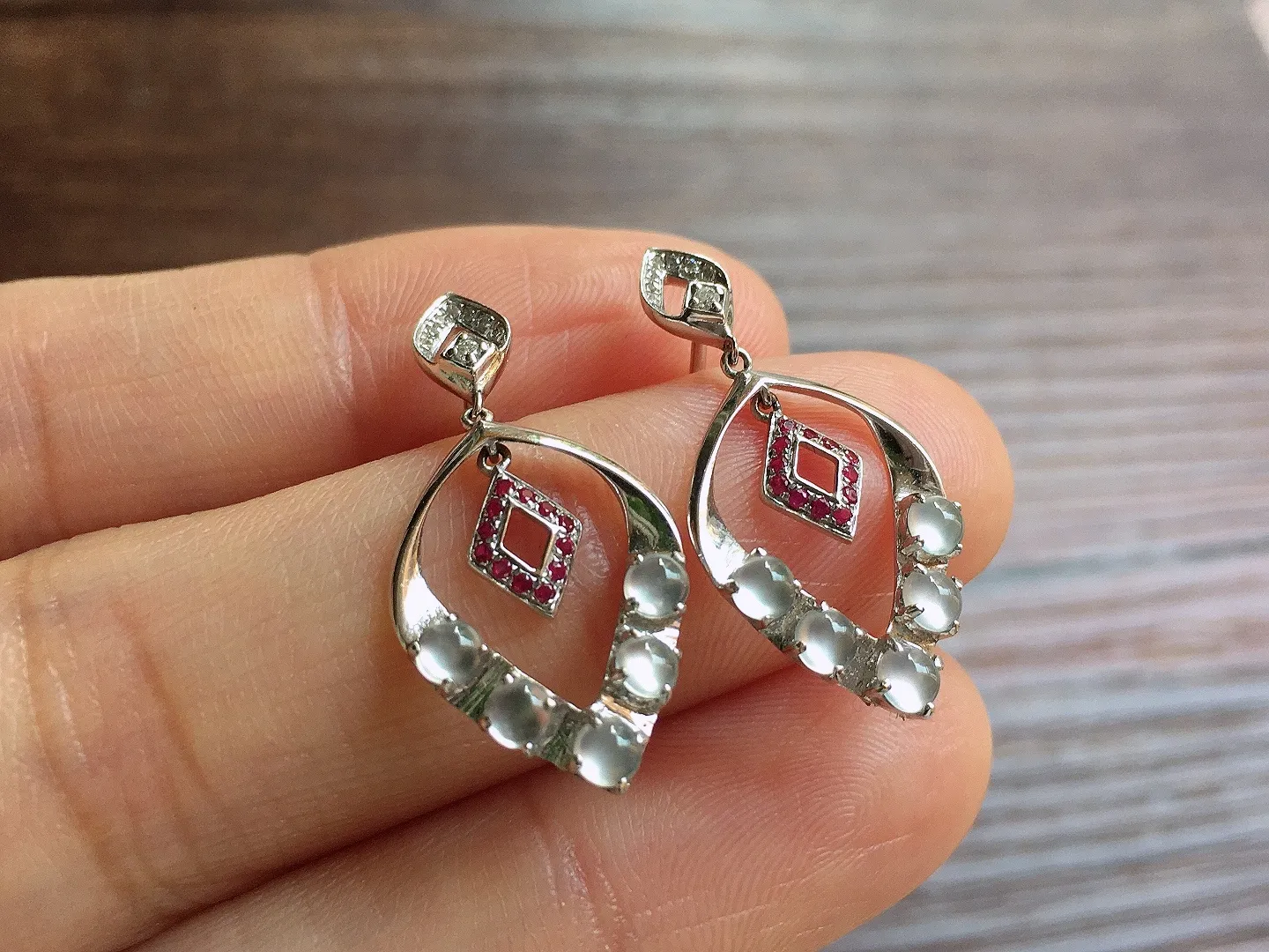 冰种蛋面耳坠，18k金镶嵌，款式新颖，冰润细腻，种水足，Mi 尺寸26*12.5*2.4