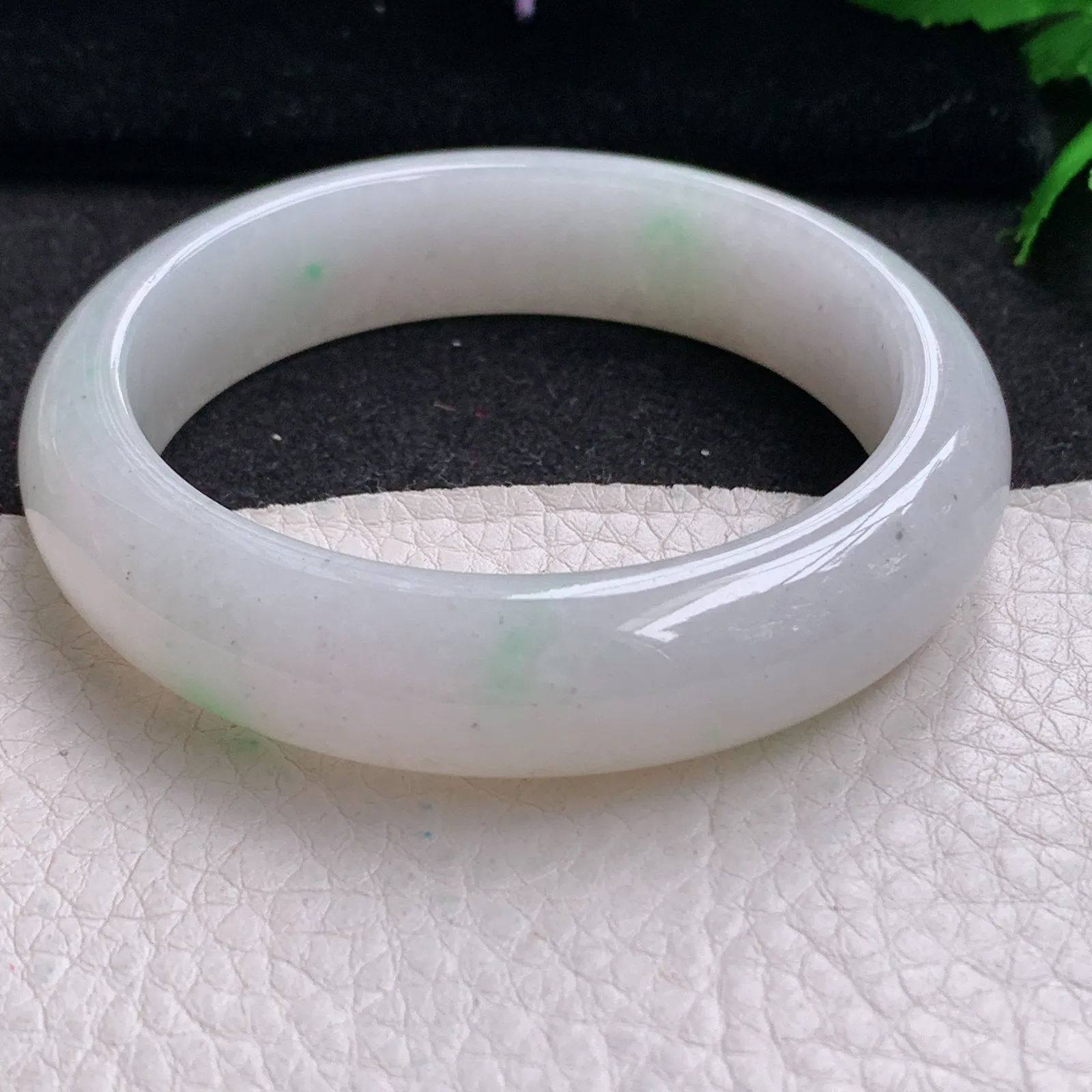 ee实拍55*14*8.5平安镯 缅甸翡翠精美飘绿宽边玉手镯 玉手环