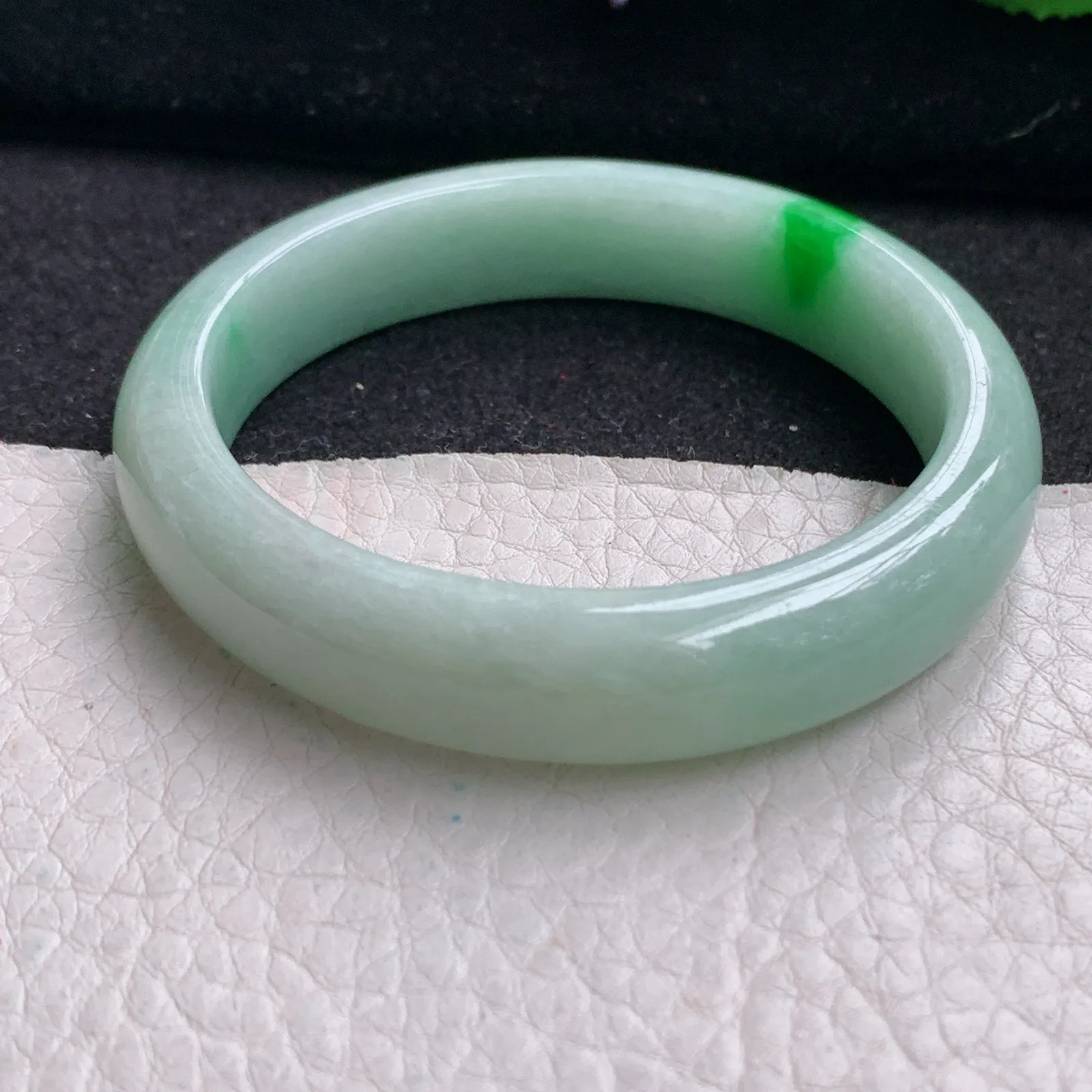 xx小圈口50.8*11.6*7.2平安镯 缅甸翡翠精美飘阳绿宽边玉手镯 玉手环