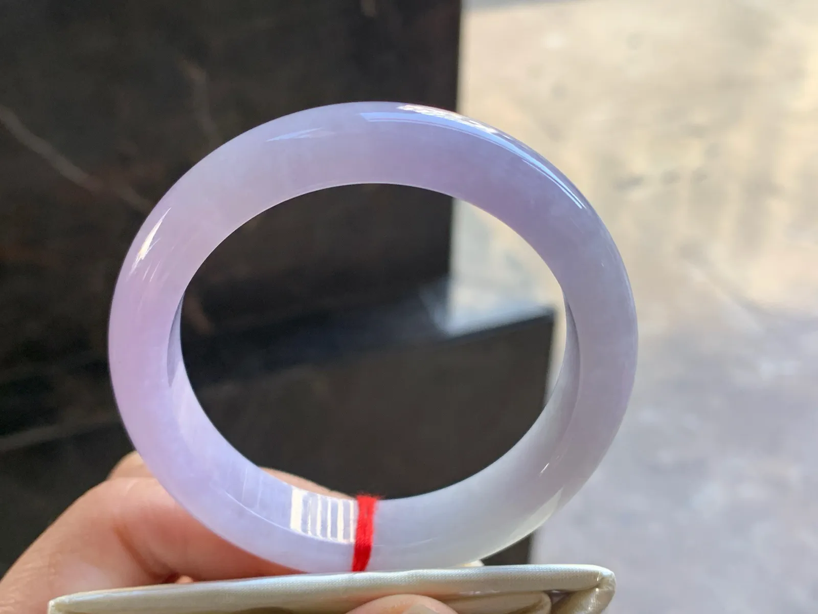 53.5-12.4-8.3

紫罗兰手镯^_^玉质温润 细腻