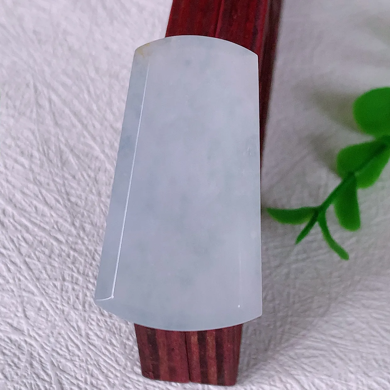 自然光实拍，水润翡翠平安无事牌吊坠，平平安安，无事牌翠色灵动，佩戴平安时尚！#42.19