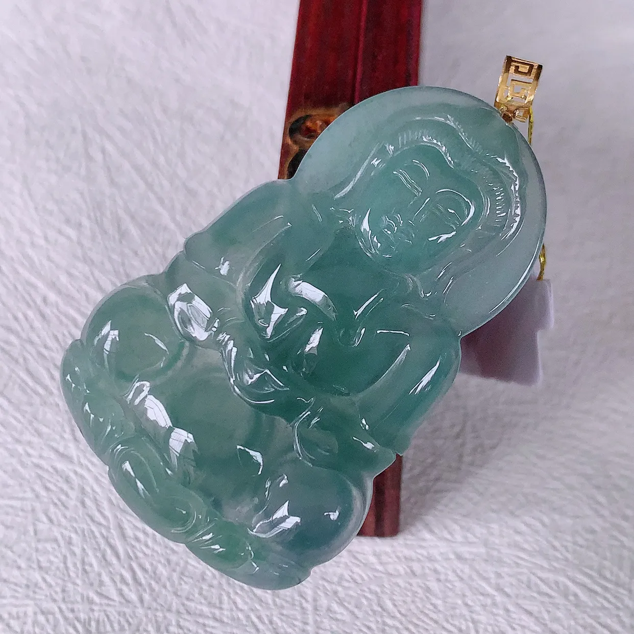 18K金镶嵌冰种满色翡翠观音菩萨吊坠，赐福翡翠观音，观音面相端庄，品相佳，佩戴气质！#35.19