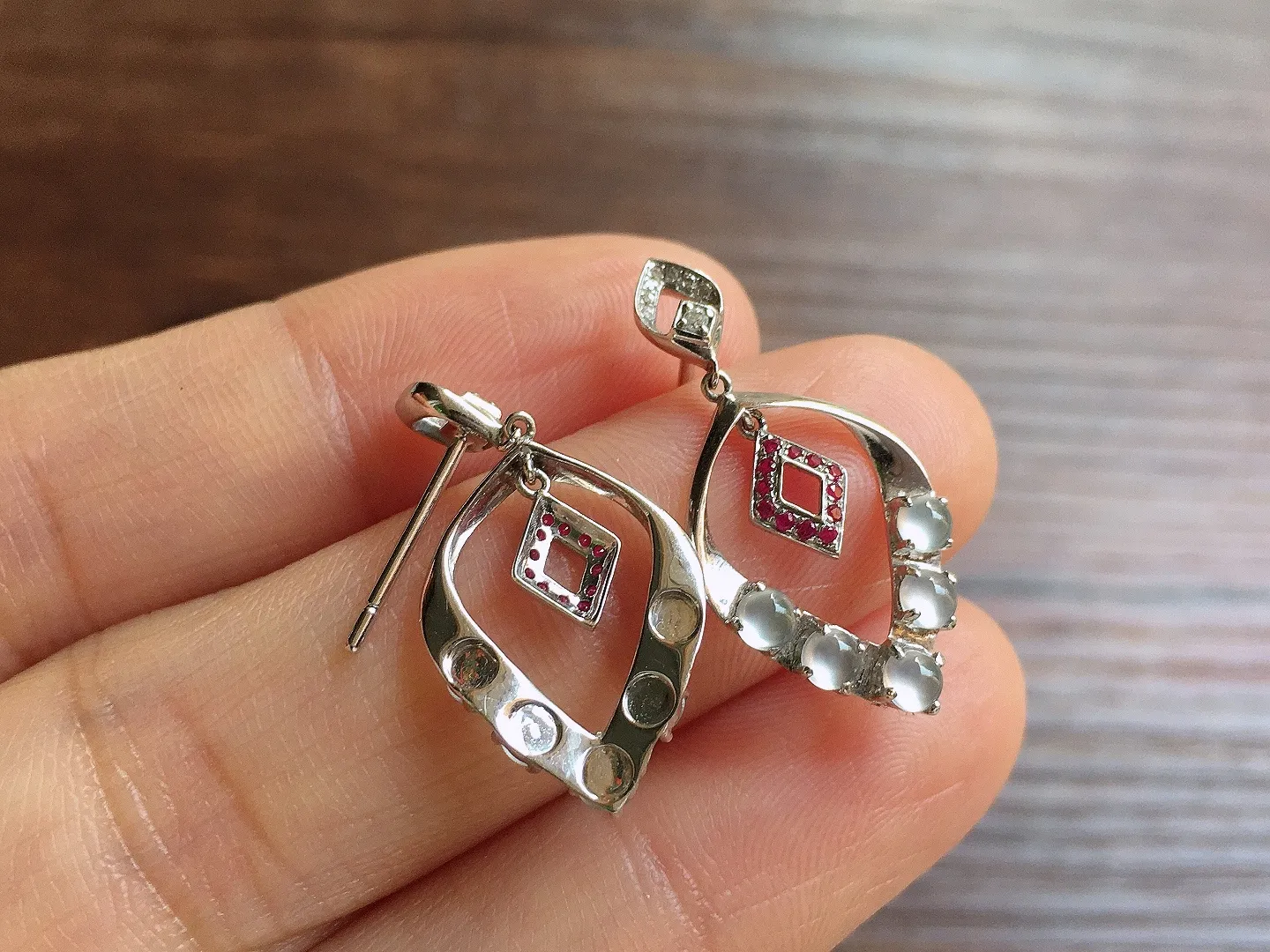 冰种蛋面耳坠，18k金镶嵌，款式新颖，冰润细腻，种水足，Mi 尺寸26*12.5*2.4