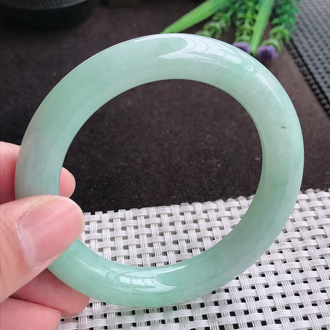 实拍A货翡翠57/11老坑秀气冰润满色冰晴圆条手镯翡翠玉镯女款