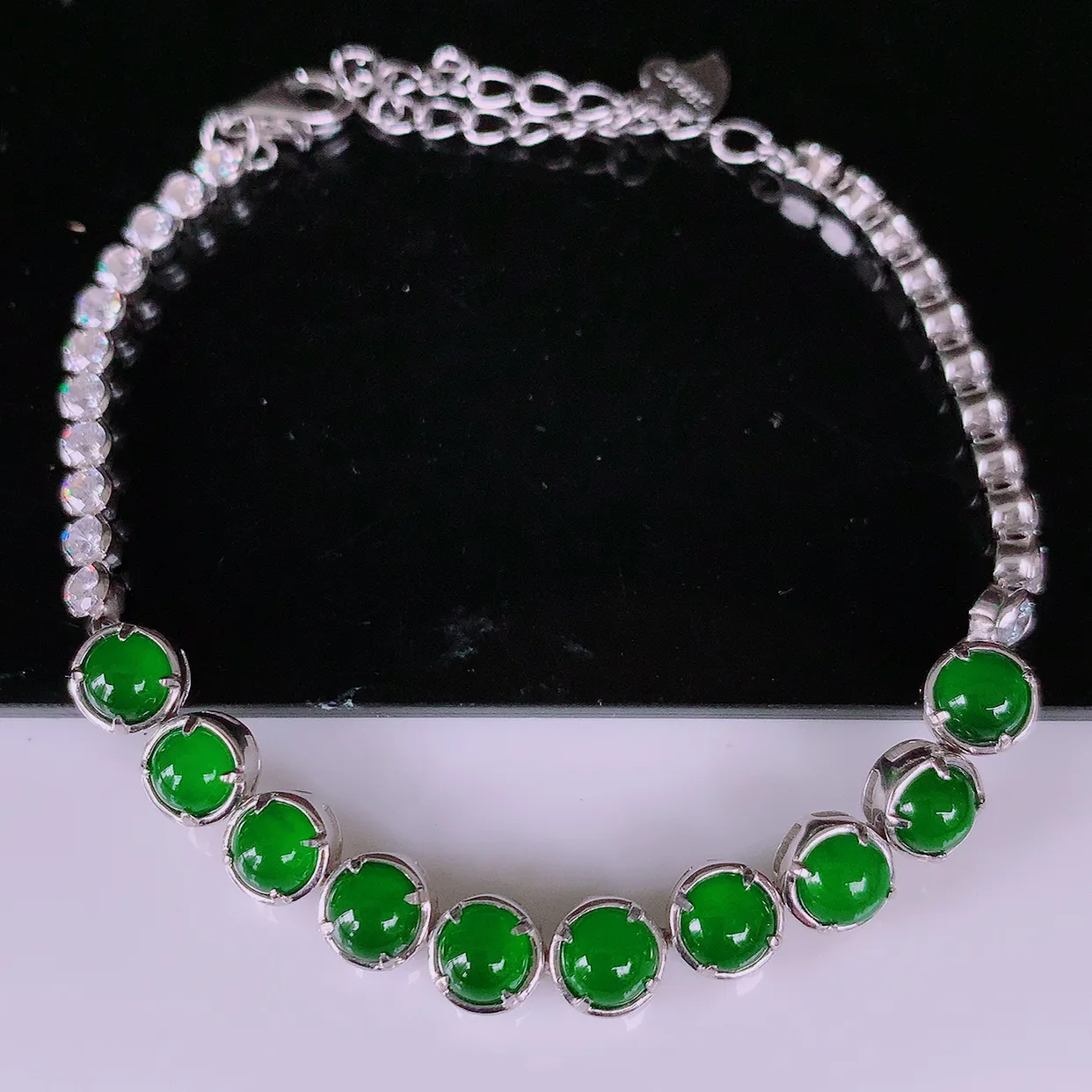 冰透满绿翡翠925银镶嵌手链，自然光实拍，翠色灵动，颜色漂亮，种老水足，品相佳，佩戴佳品！#97.1