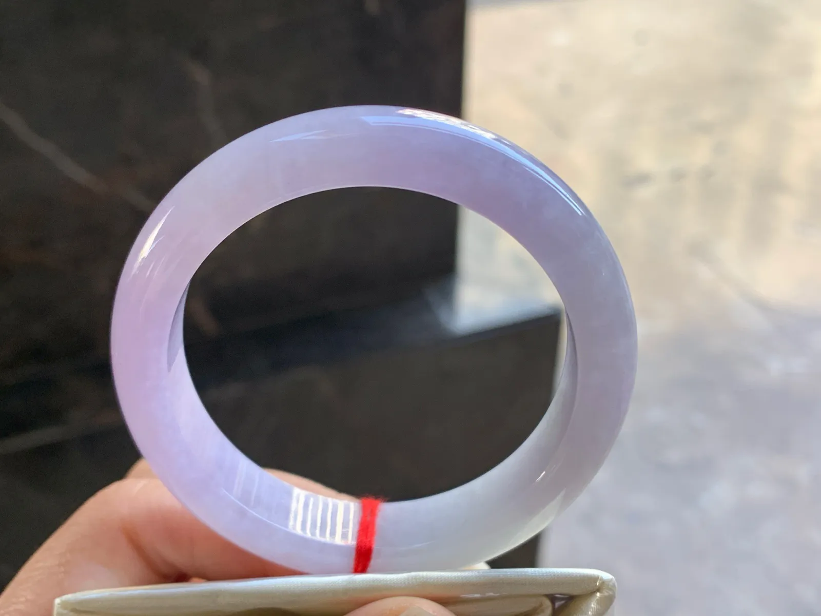 53.5-12.4-8.3

紫罗兰手镯^_^玉质温润 细腻